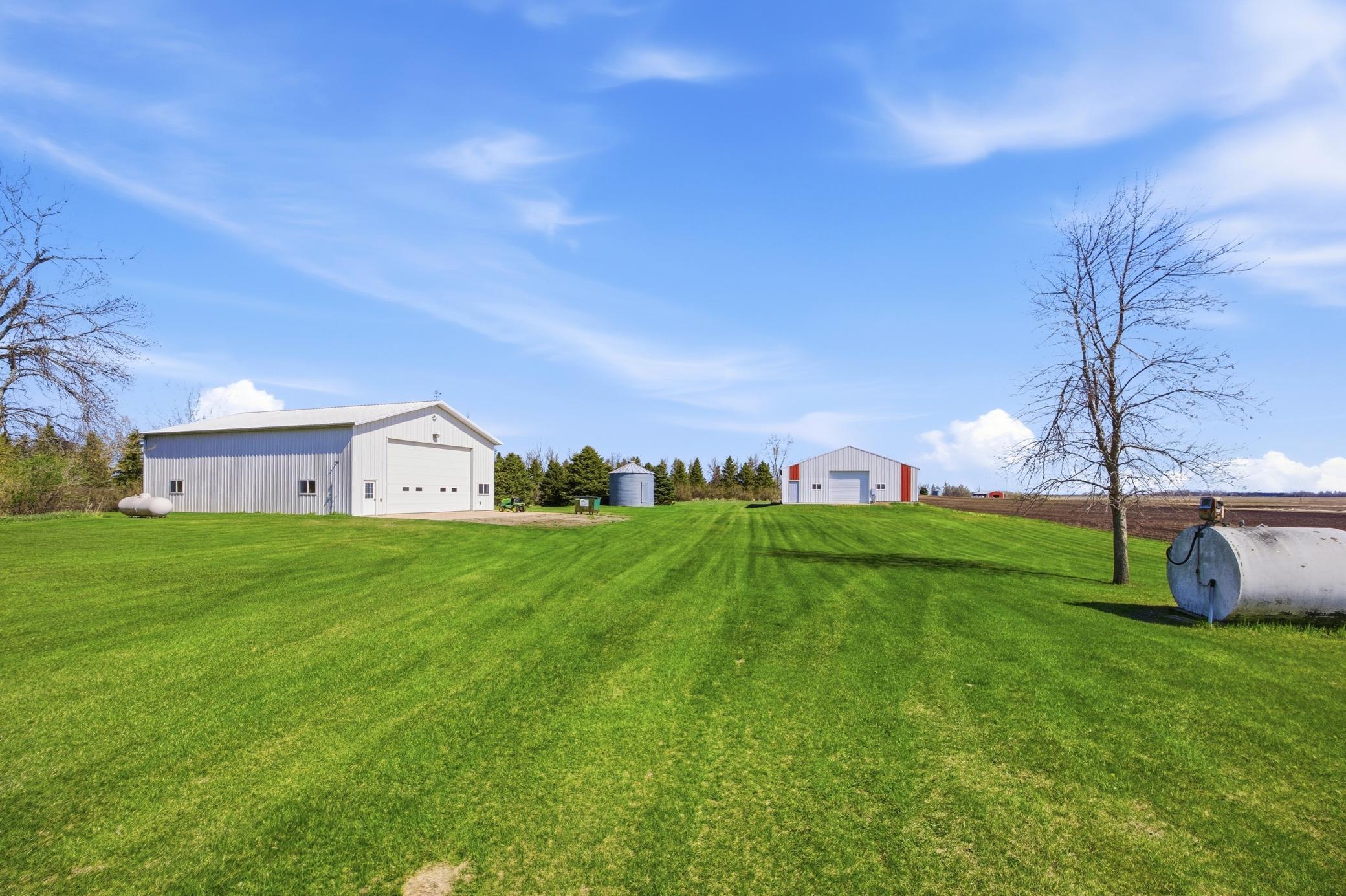 1998 single family home for sale at 5083 104th Avenue SE in Litchville, ND — 5 bed, 3 bath (photo 63 of 87)