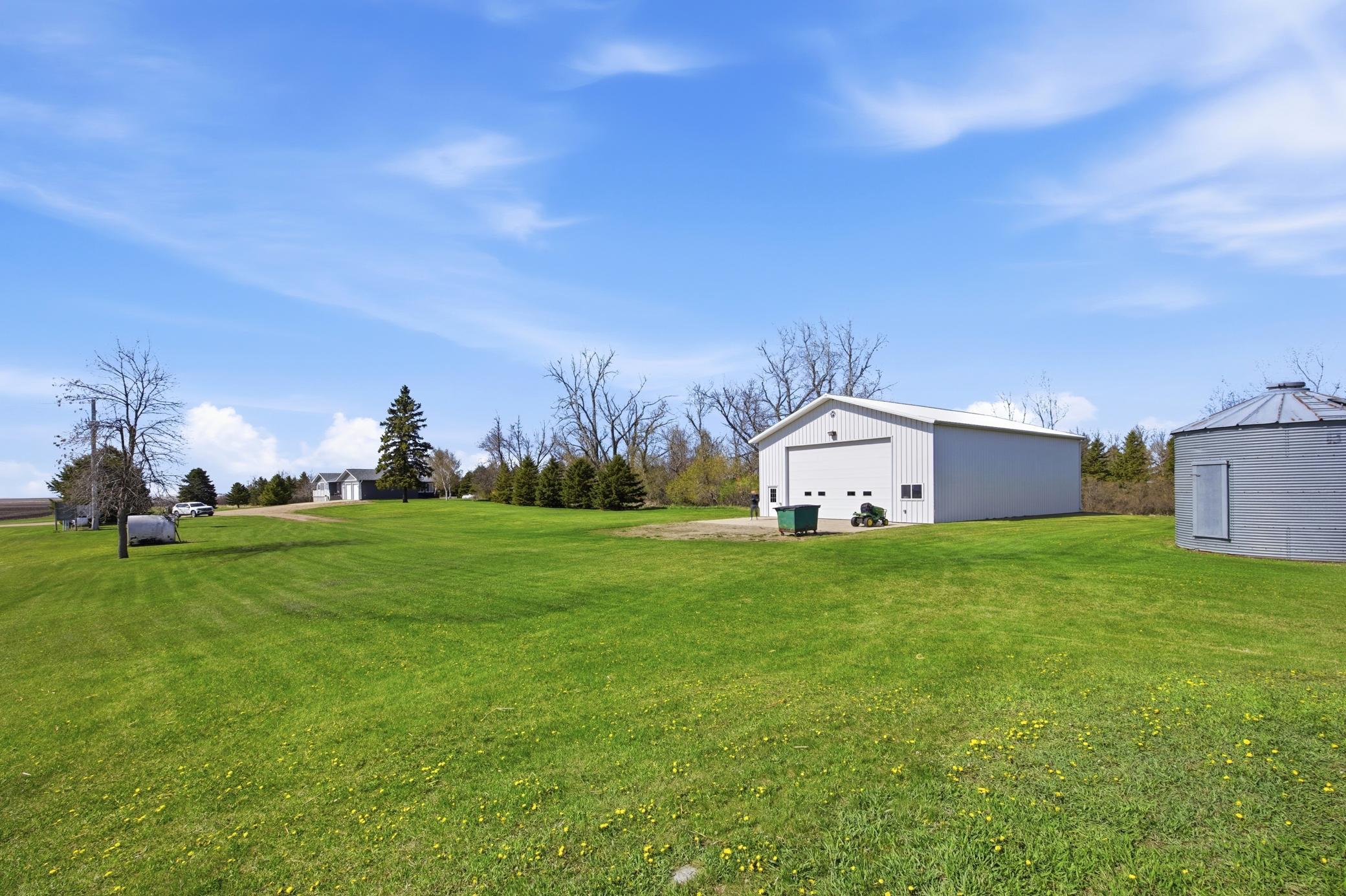 1998 single family home for sale at 5083 104th Avenue SE in Litchville, ND — 5 bed, 3 bath (photo 64 of 87)