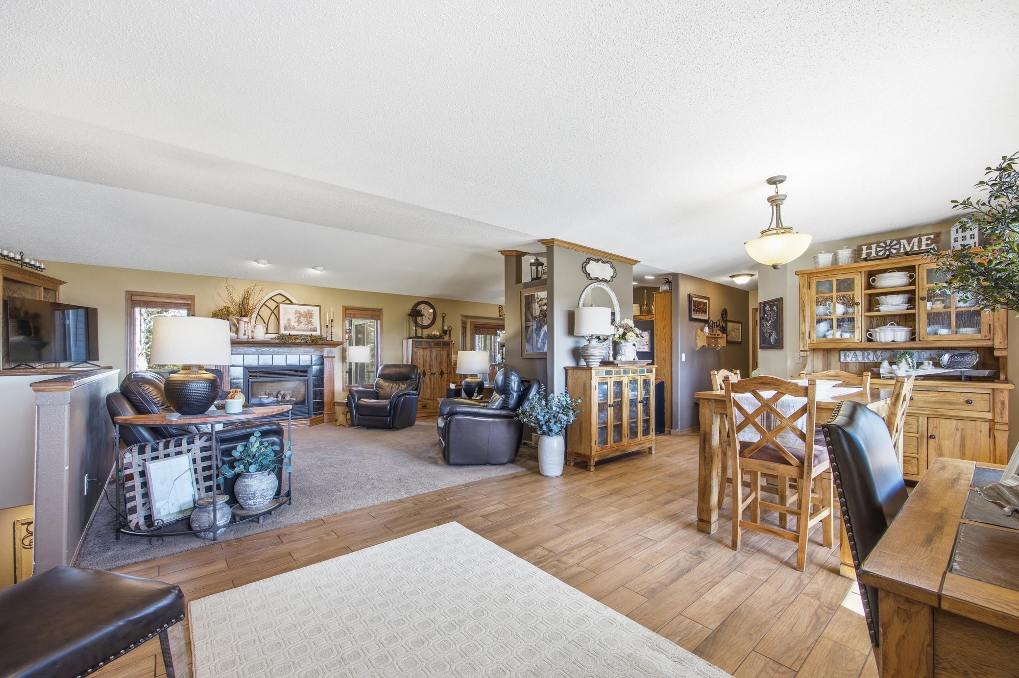 1998 single family home for sale at 5083 104th Avenue SE in Litchville, ND — 5 bed, 3 bath (photo 8 of 87)