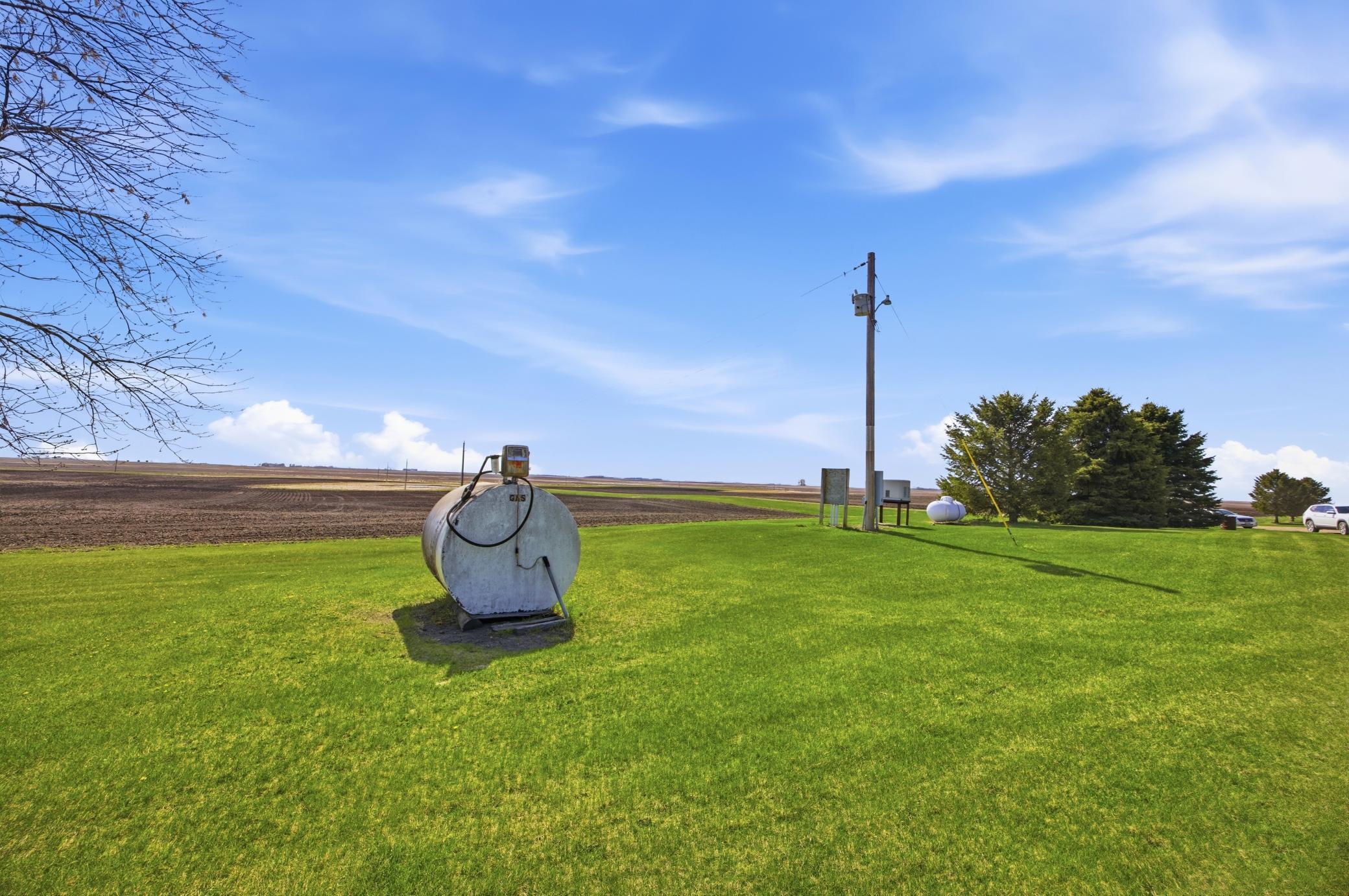 1998 single family home for sale at 5083 104th Avenue SE in Litchville, ND — 5 bed, 3 bath (photo 74 of 87)