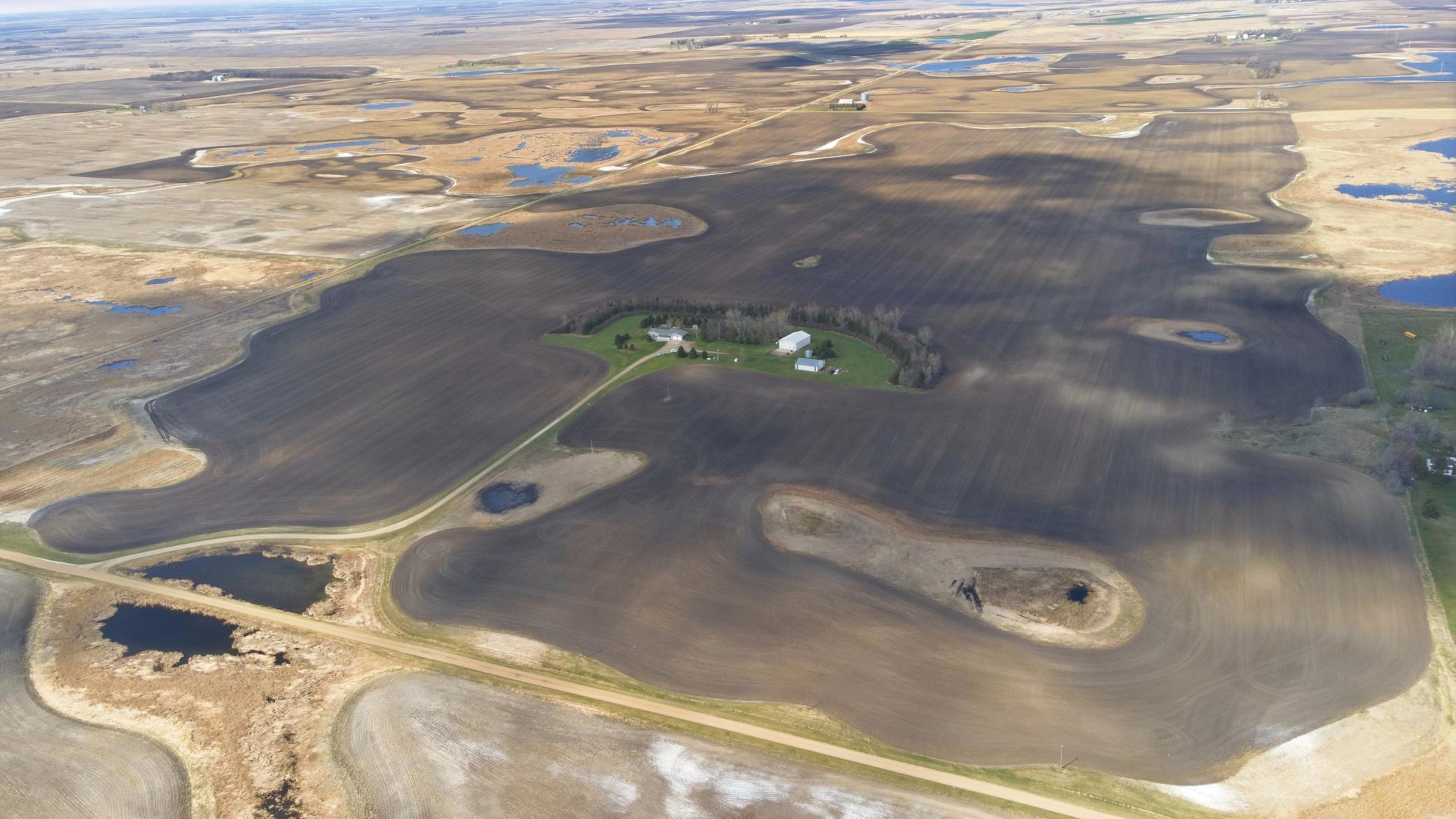 1998 single family home for sale at 5083 104th Avenue SE in Litchville, ND — 5 bed, 3 bath (photo 85 of 87)
