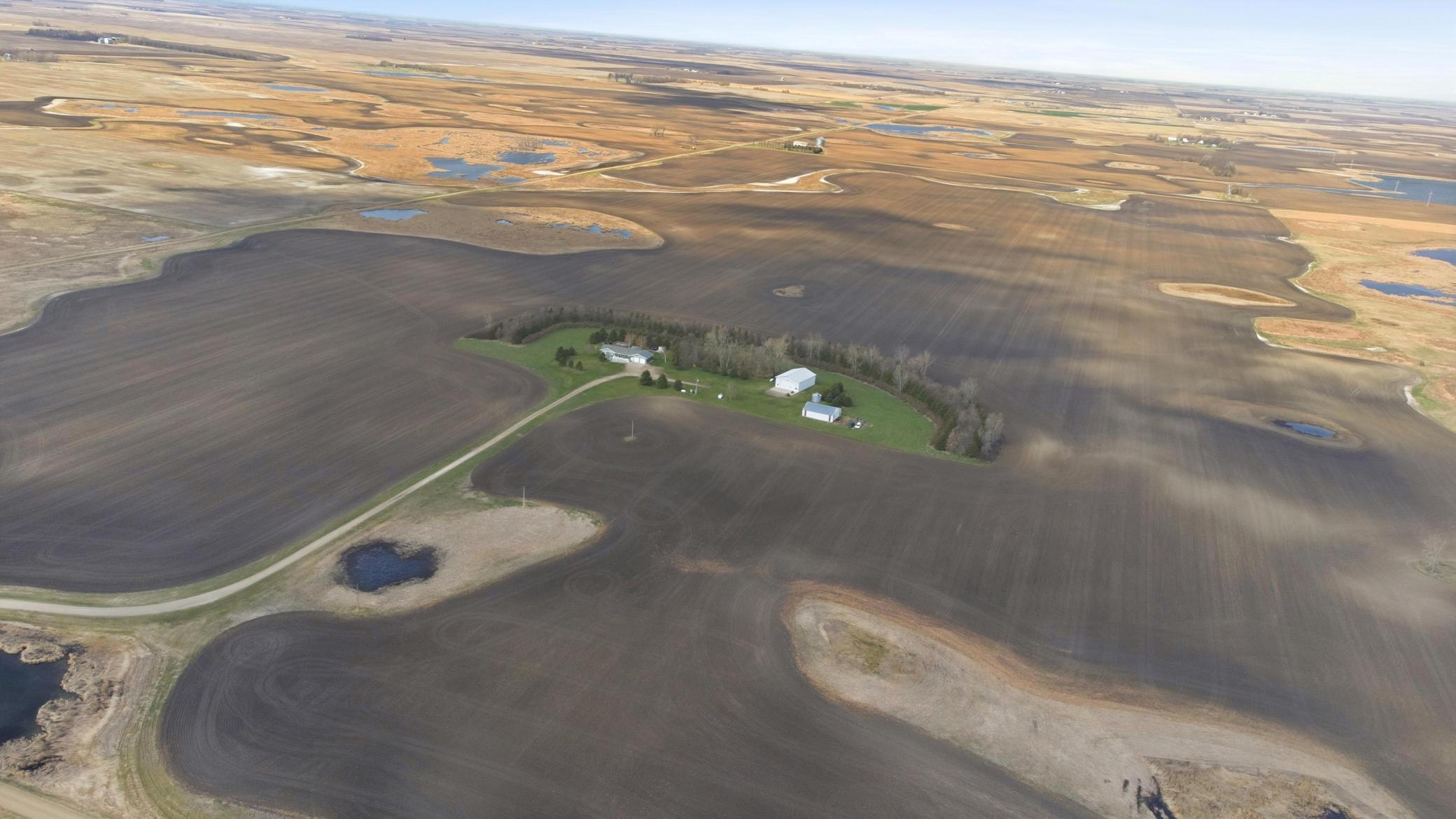 1998 single family home for sale at 5083 104th Avenue SE in Litchville, ND — 5 bed, 3 bath (photo 86 of 87)
