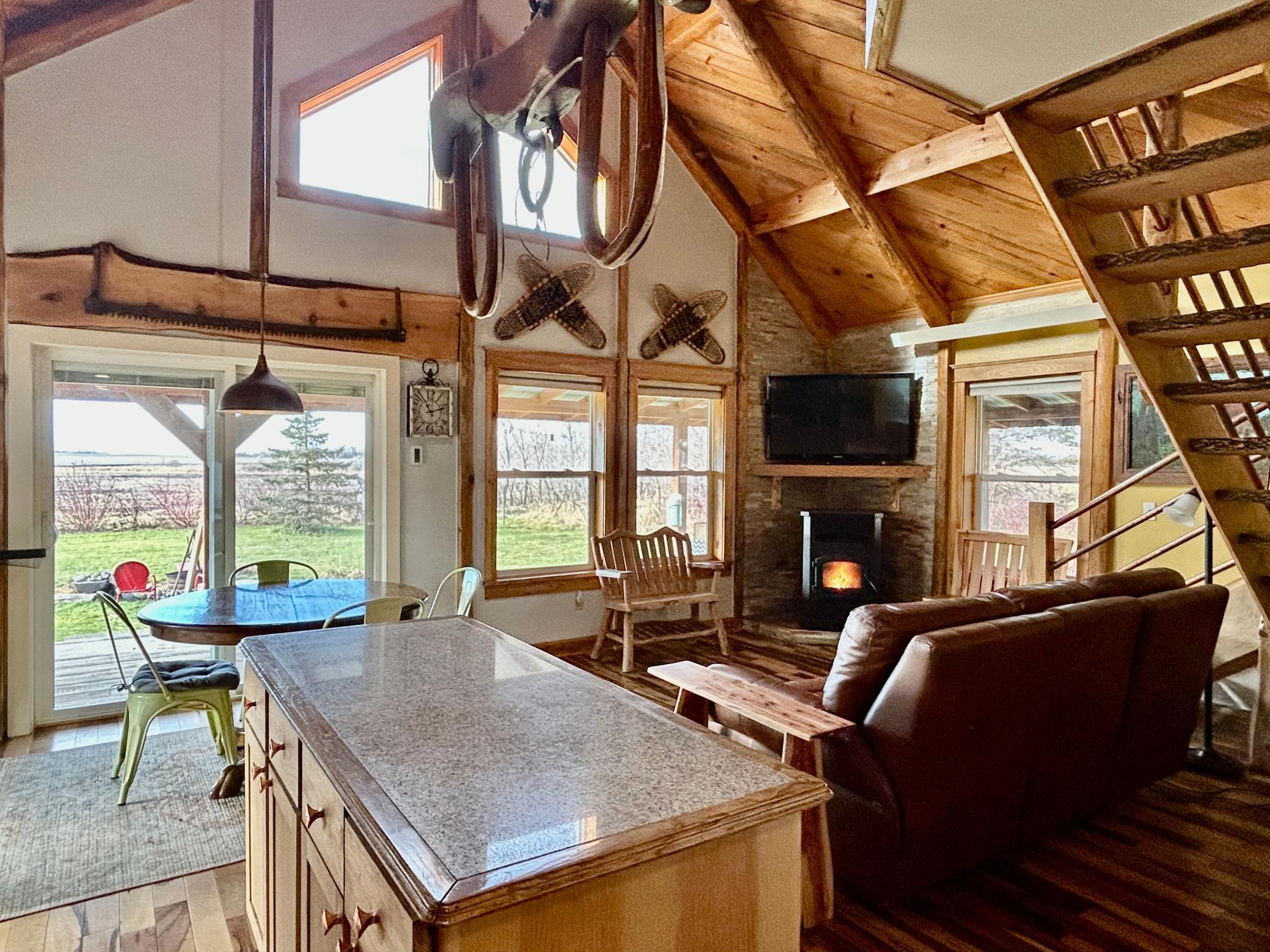 2020 single family home for sale at 305 Oak Street in Hastings, ND — 1 bed, 3 bath (photo 16 of 48)