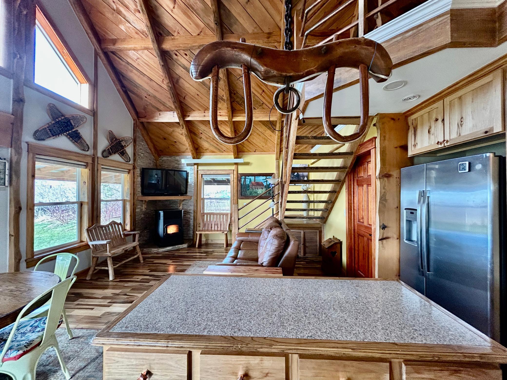 2020 single family home for sale at 305 Oak Street in Hastings, ND — 1 bed, 3 bath (photo 17 of 48)