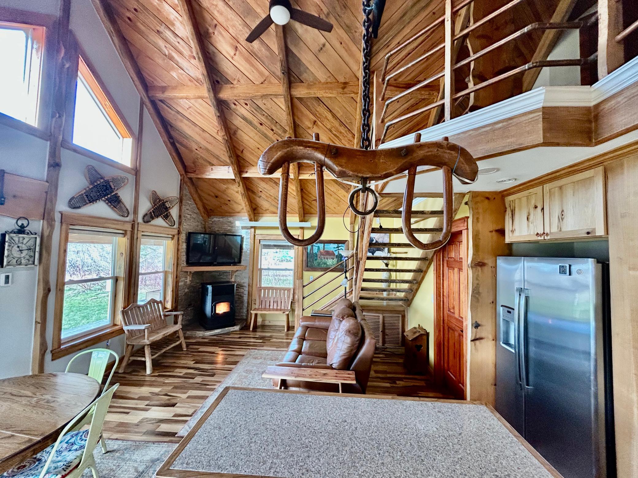 2020 single family home for sale at 305 Oak Street in Hastings, ND — 1 bed, 3 bath (photo 19 of 48)