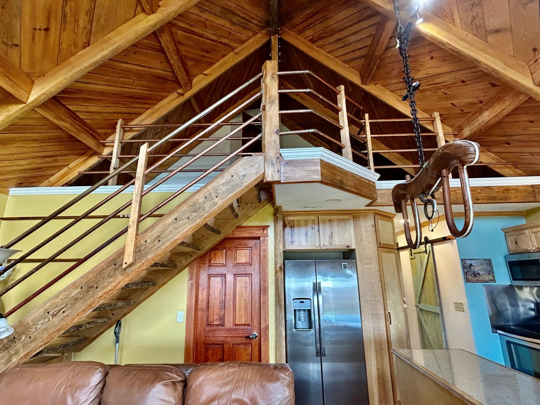 2020 single family home for sale at 305 Oak Street in Hastings, ND — 1 bed, 3 bath (photo 20 of 48)