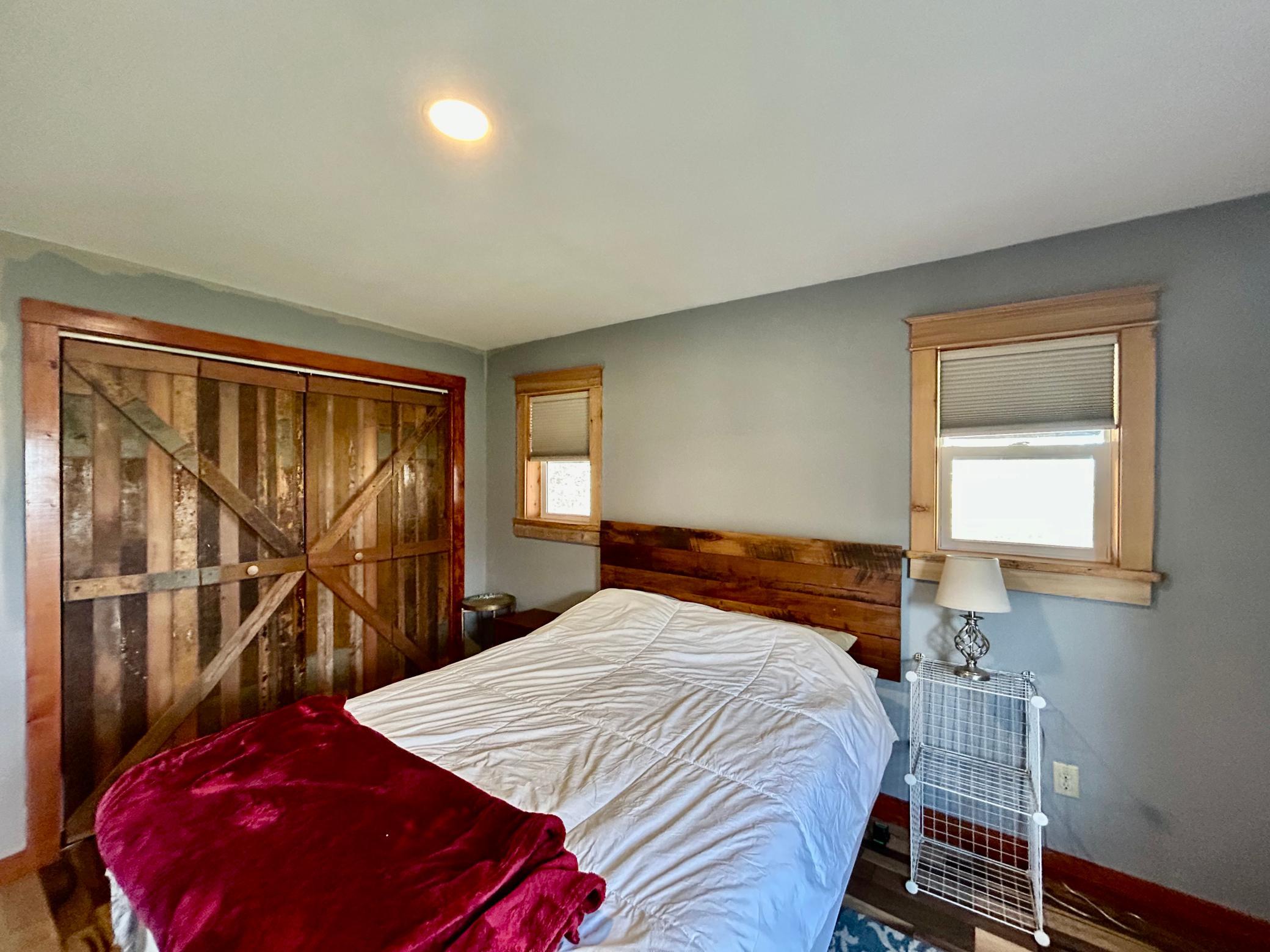 2020 single family home for sale at 305 Oak Street in Hastings, ND — 1 bed, 3 bath (photo 33 of 48)