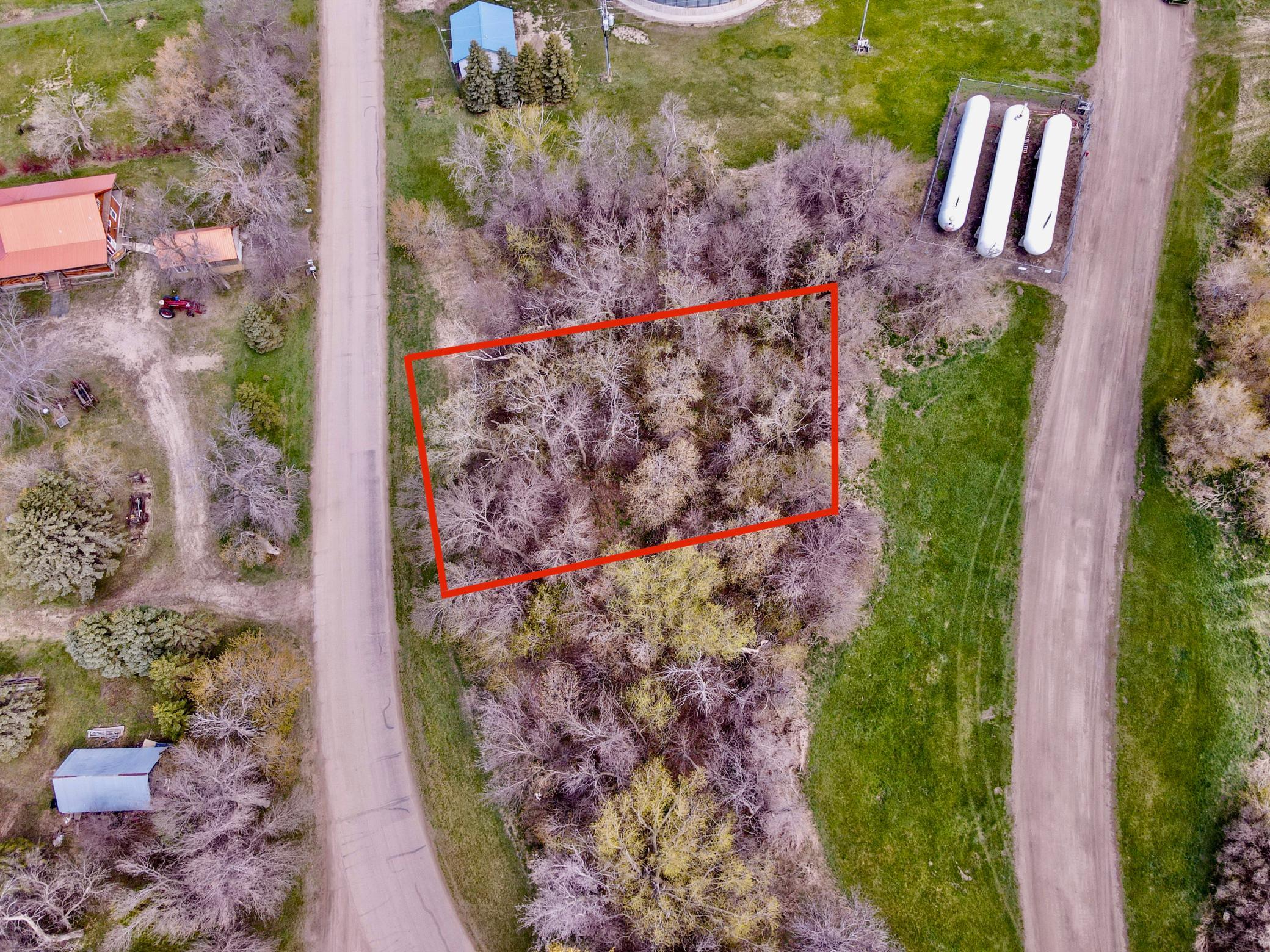 2020 single family home for sale at 305 Oak Street in Hastings, ND — 1 bed, 3 bath (photo 48 of 48)