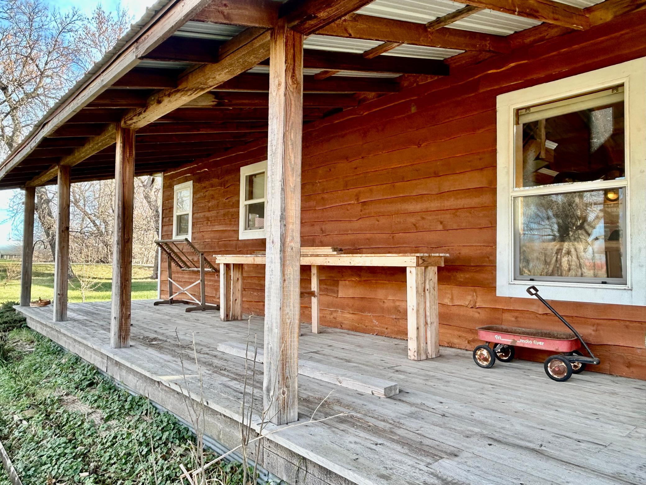 2020 single family home for sale at 305 Oak Street in Hastings, ND — 1 bed, 3 bath (photo 8 of 48)
