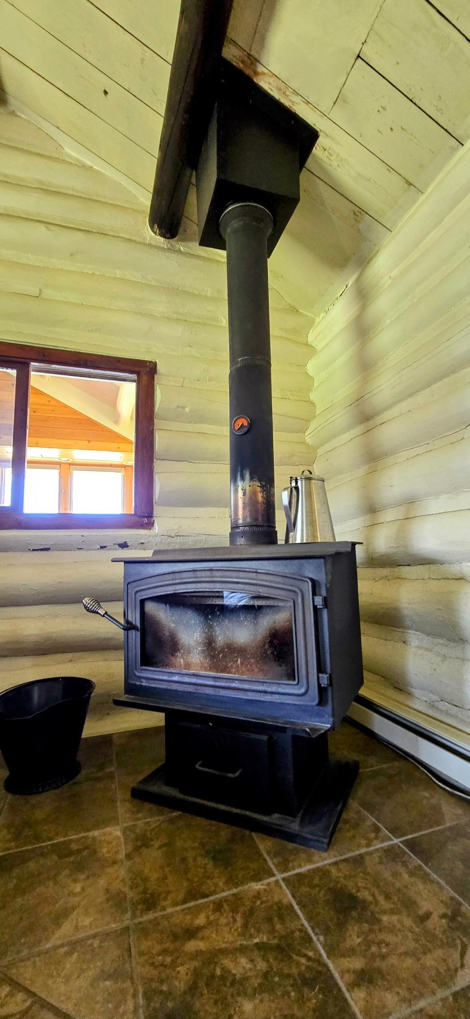 1970 single family home for sale at 17801 Bear Creek in Angle Inlet, MN — 3 bed, 1 bath (photo 18 of 41)