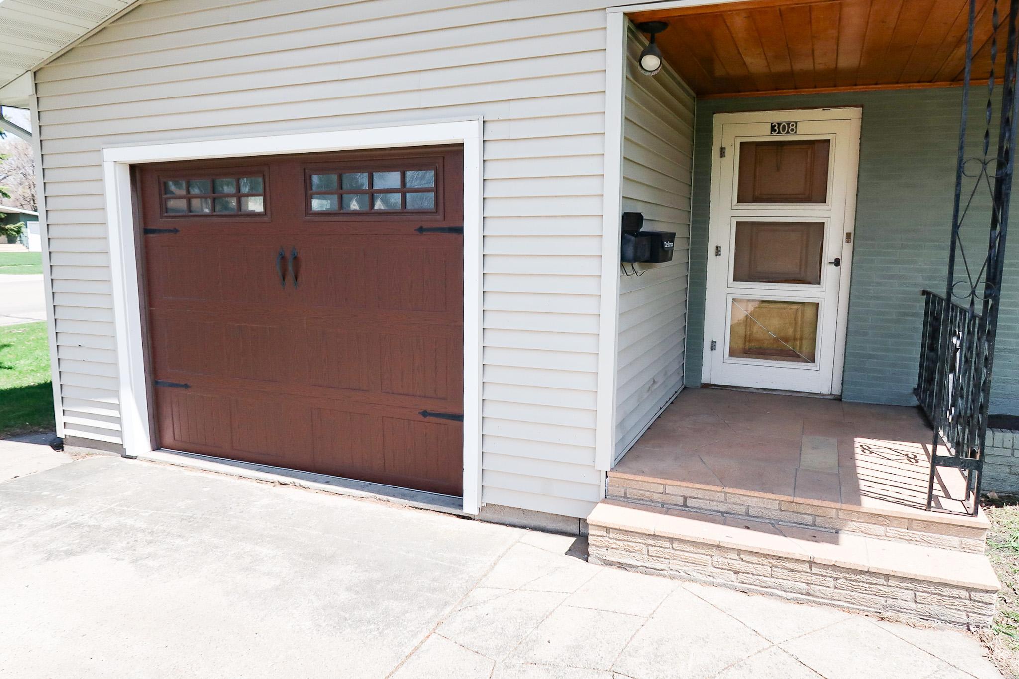 1954 single family home for sale at 308 4th Street E in Ada, MN — 3 bed, 1 bath (photo 5 of 36)