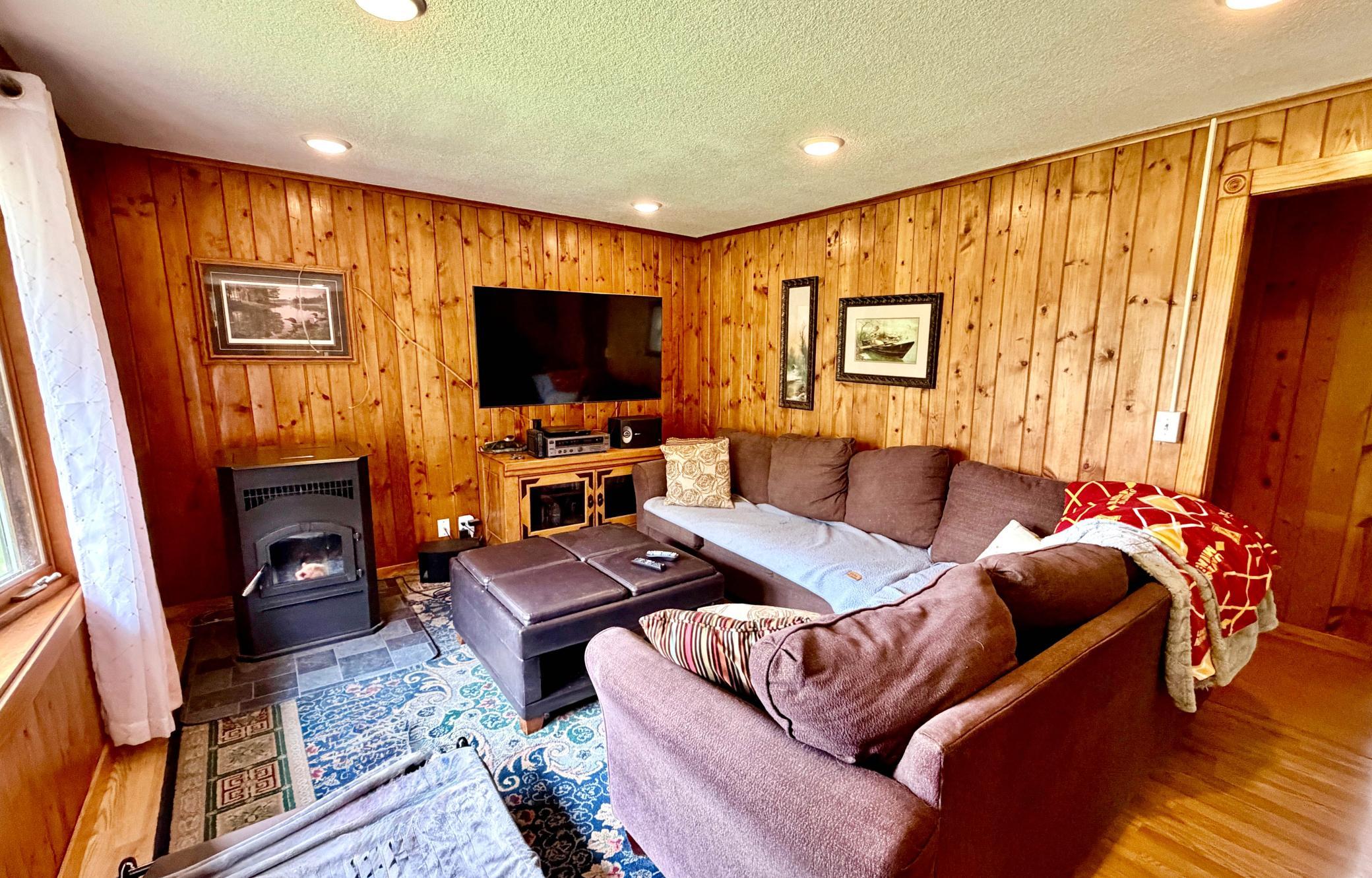 1967 single family home for sale at 31900 293rd Street in Aitkin, MN — 3 bed, 1 bath (photo 6 of 32)