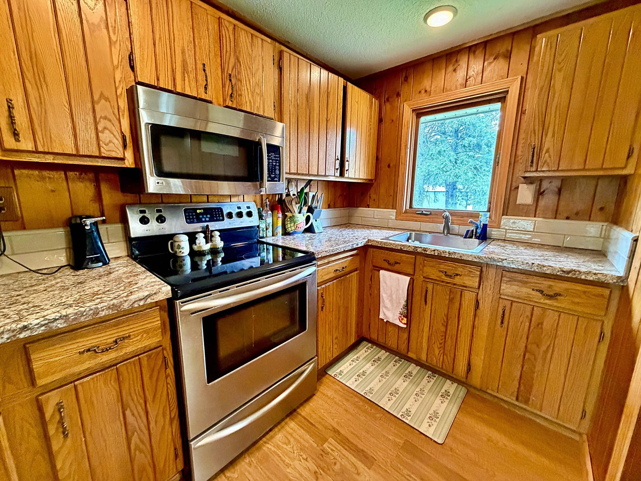 1967 single family home for sale at 31900 293rd Street in Aitkin, MN — 3 bed, 1 bath (photo 9 of 32)