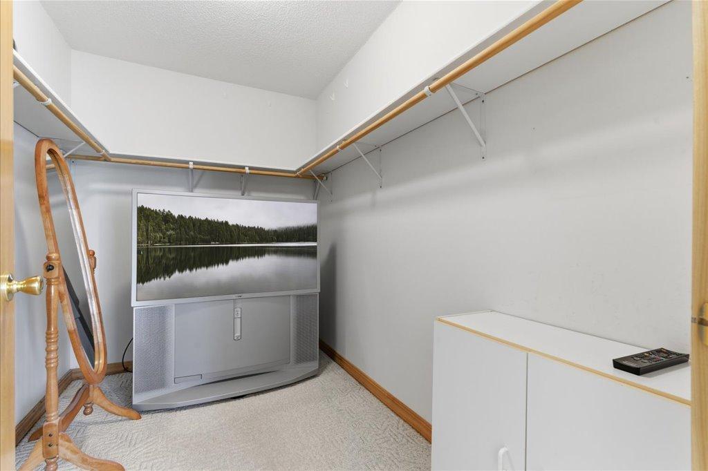 2001 twin home for sale at 24175 White Pine Drive in Nisswa, MN — 2 bed, 2 bath (photo 14 of 29)