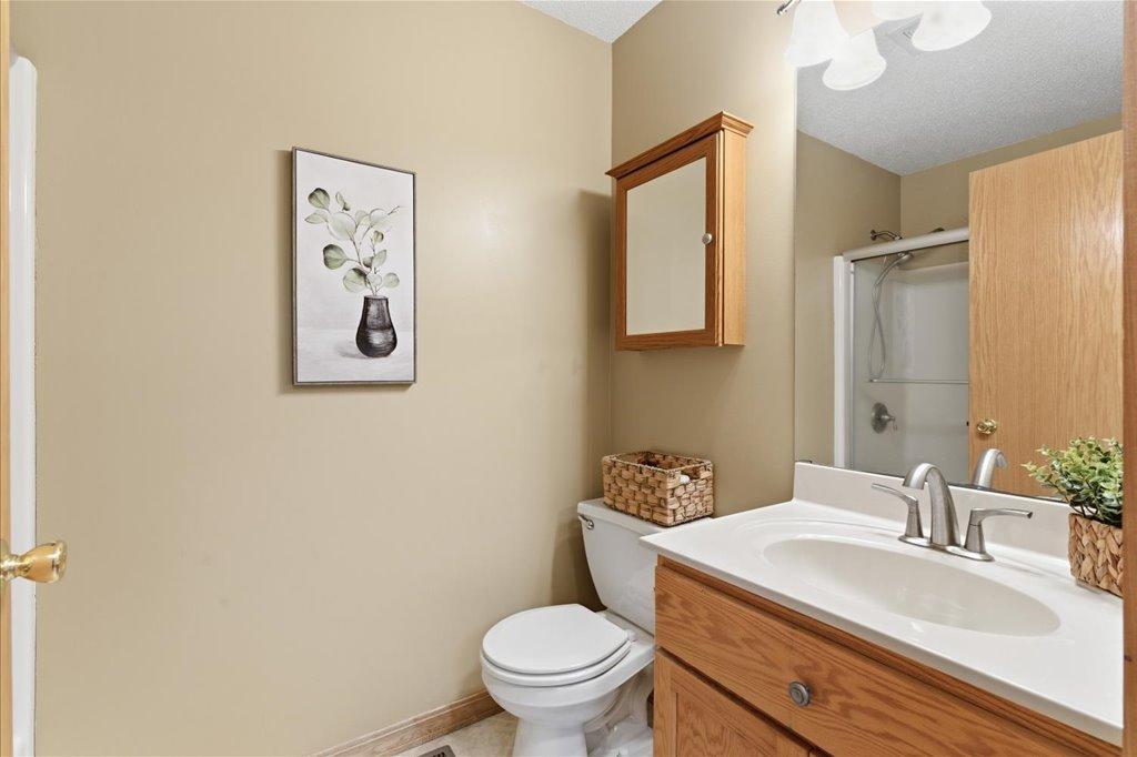 2001 twin home for sale at 24175 White Pine Drive in Nisswa, MN — 2 bed, 2 bath (photo 15 of 29)
