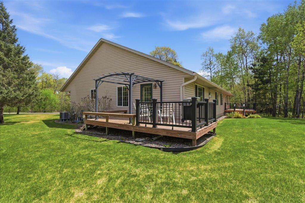 2001 twin home for sale at 24175 White Pine Drive in Nisswa, MN — 2 bed, 2 bath (photo 3 of 29)
