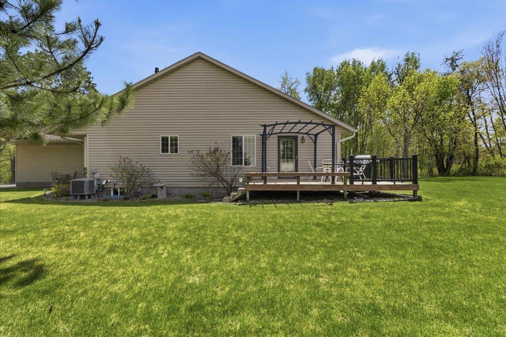 2001 twin home for sale at 24175 White Pine Drive in Nisswa, MN — 2 bed, 2 bath (photo 22 of 29)