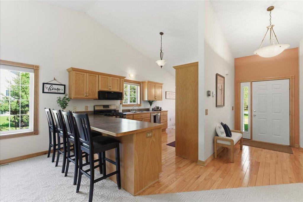 2001 twin home for sale at 24175 White Pine Drive in Nisswa, MN — 2 bed, 2 bath (photo 6 of 29)