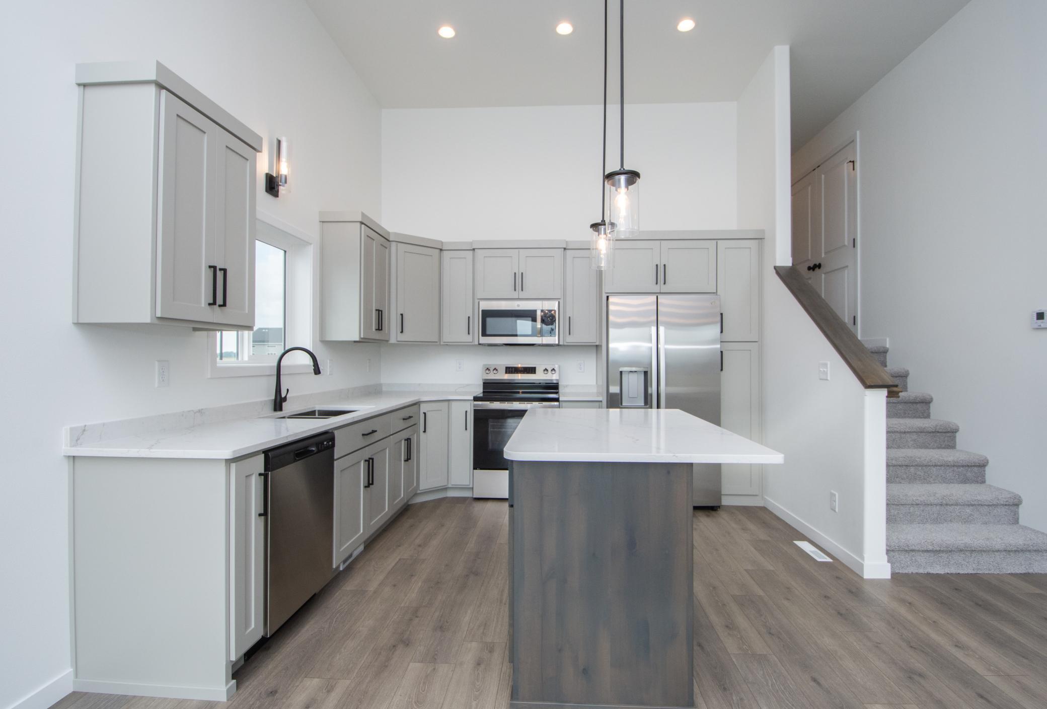 2026 single family home for sale at 6826 Selkirk Drive S in Fargo, ND — 3 bed, 3 bath (photo 13 of 34)