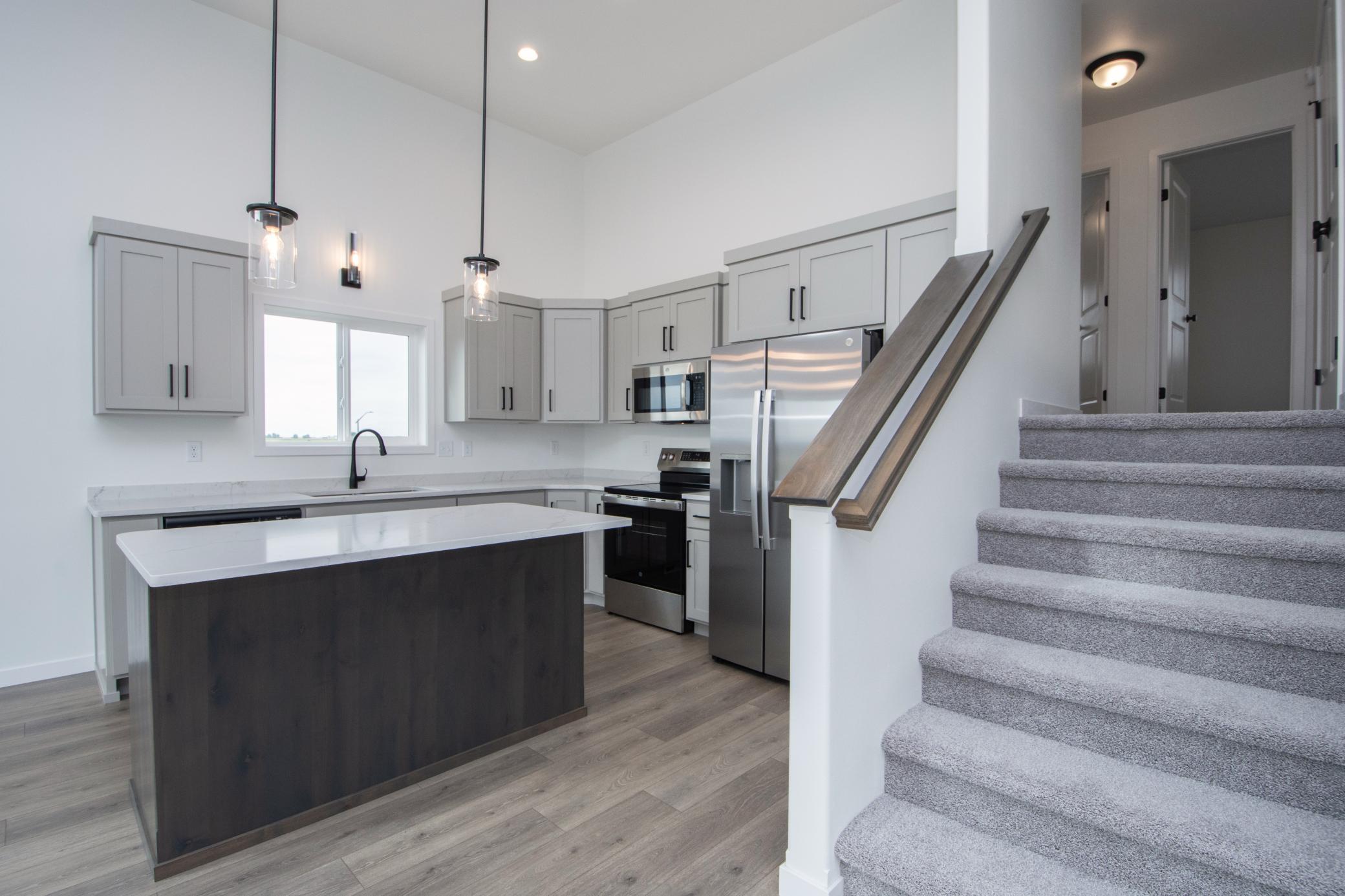 2026 single family home for sale at 6826 Selkirk Drive S in Fargo, ND — 3 bed, 3 bath (photo 15 of 34)