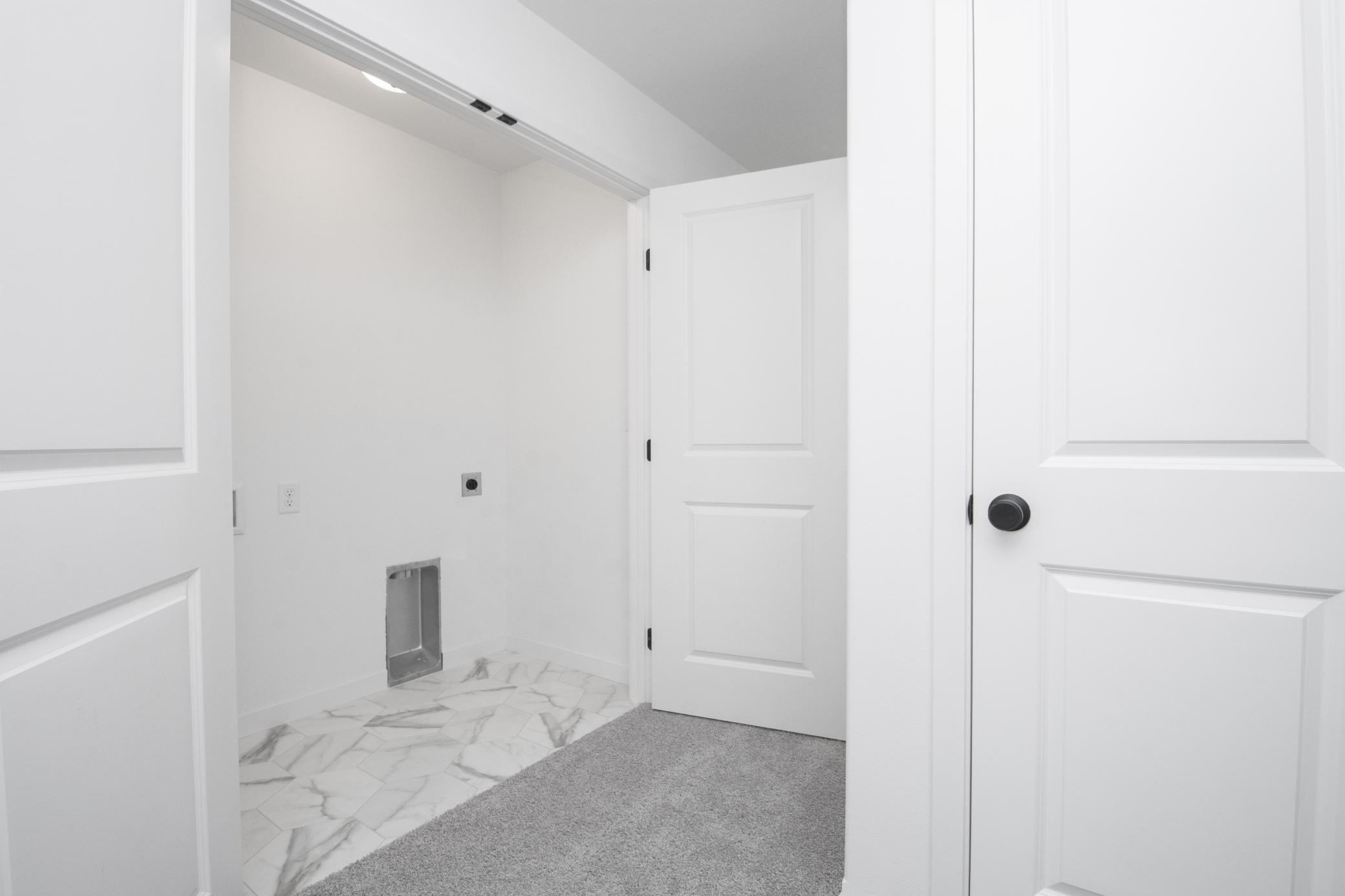 2026 single family home for sale at 6826 Selkirk Drive S in Fargo, ND — 3 bed, 3 bath (photo 17 of 34)