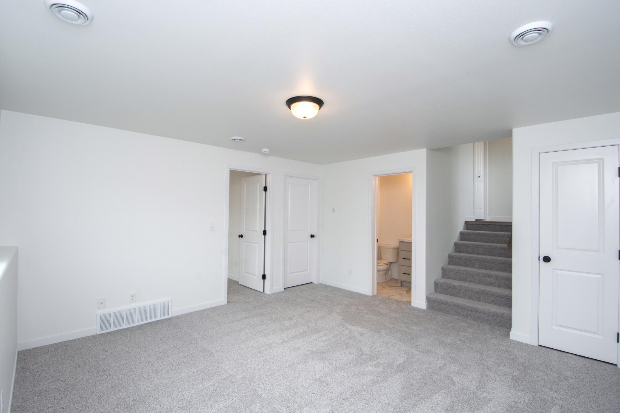 2026 single family home for sale at 6826 Selkirk Drive S in Fargo, ND — 3 bed, 3 bath (photo 27 of 34)