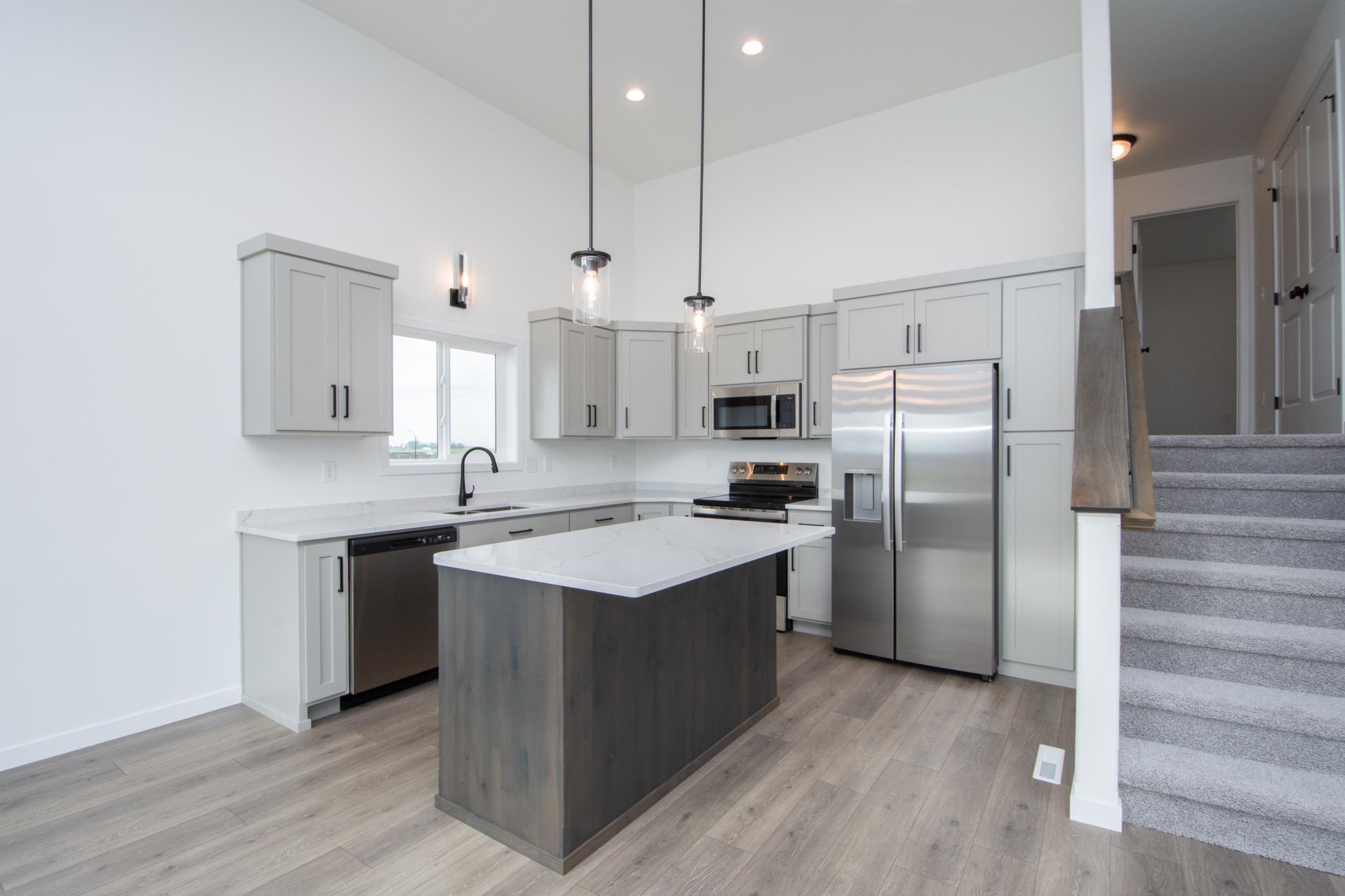 2026 single family home for sale at 6826 Selkirk Drive S in Fargo, ND — 3 bed, 3 bath (photo 4 of 34)