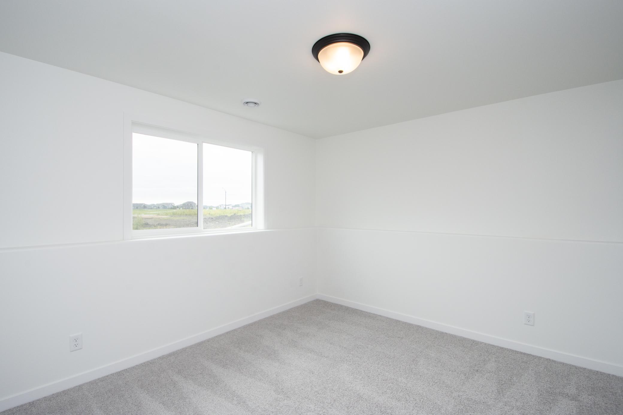 2026 single family home for sale at 6826 Selkirk Drive S in Fargo, ND — 3 bed, 3 bath (photo 31 of 34)
