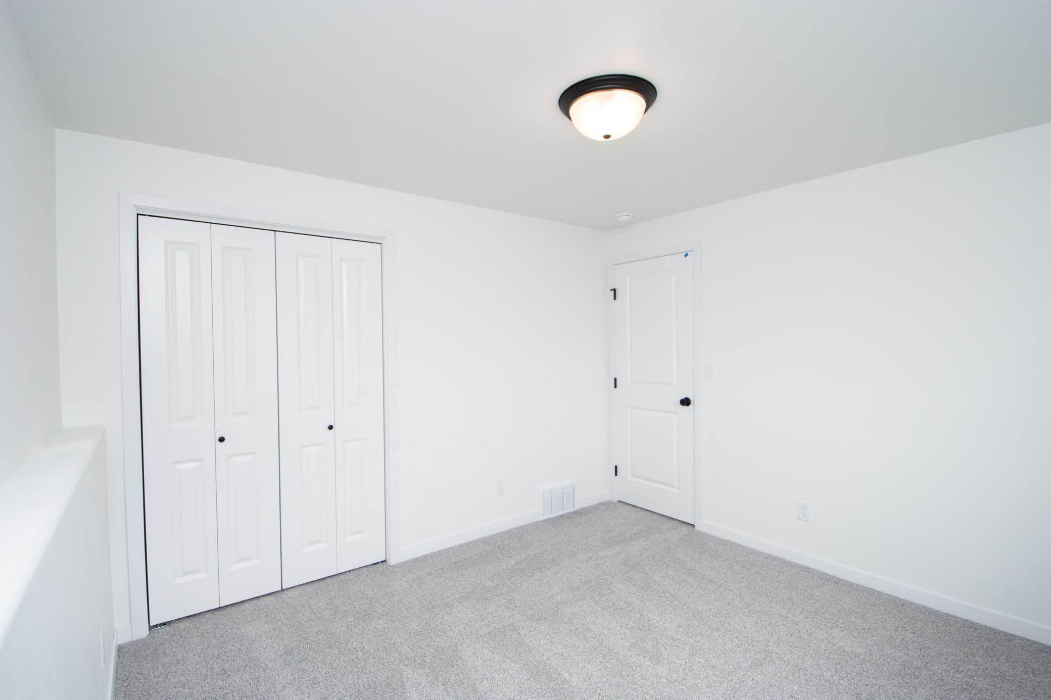 2026 single family home for sale at 6826 Selkirk Drive S in Fargo, ND — 3 bed, 3 bath (photo 32 of 34)
