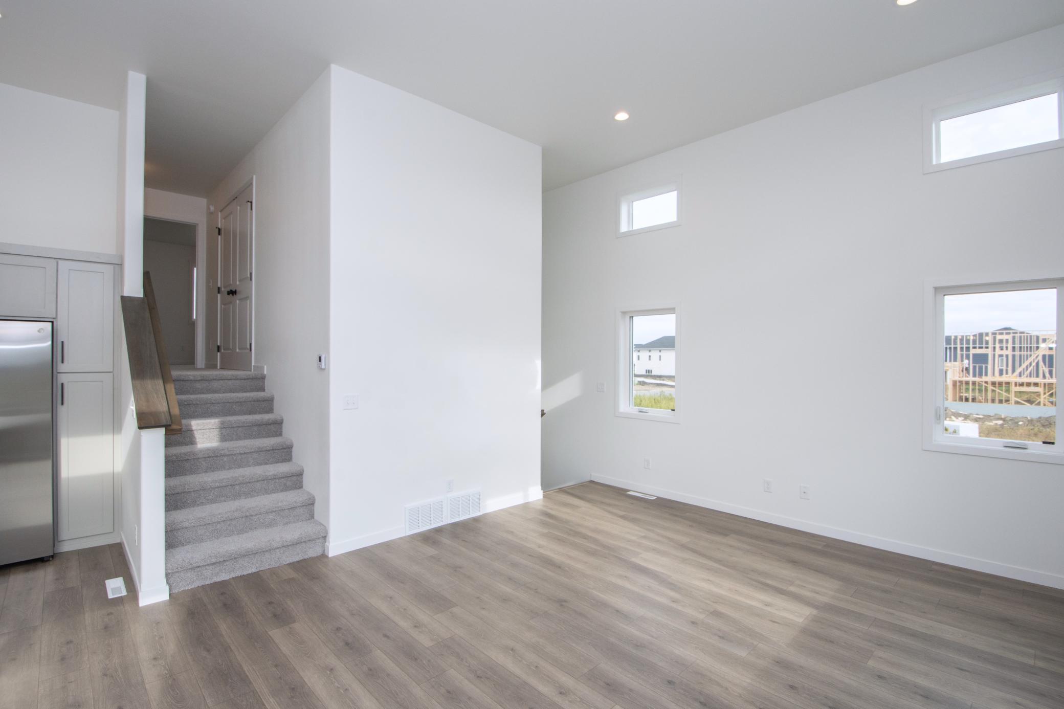 2026 single family home for sale at 6826 Selkirk Drive S in Fargo, ND — 3 bed, 3 bath (photo 10 of 34)