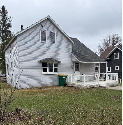 1898 single family home for sale at 308 W 3rd Street in Argyle, MN — 4 bed, 1 bath (photo 2 of 14)