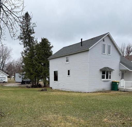 1898 single family home for sale at 308 W 3rd Street in Argyle, MN — 4 bed, 1 bath (photo 3 of 14)