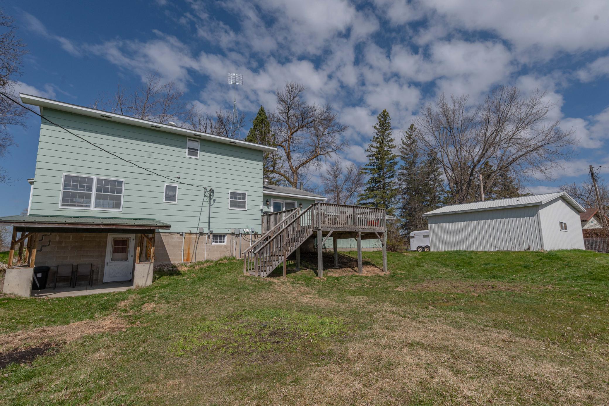 1970 single family home for sale at 17409 Highland Drive in Detroit Lakes, MN — 3 bed, 3 bath (photo 5 of 35)