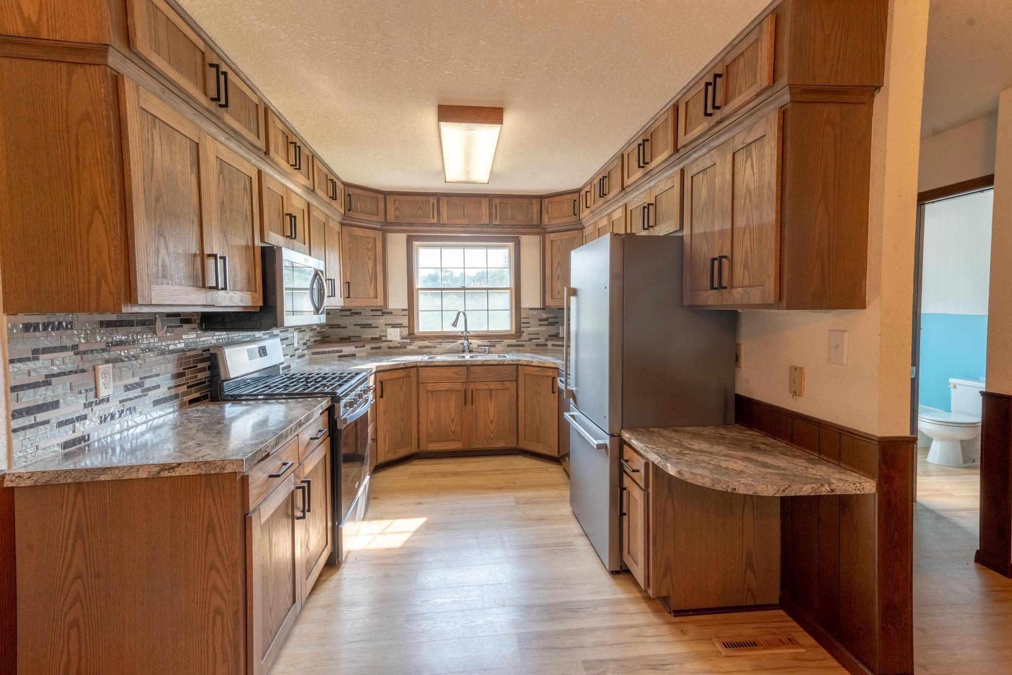1970 single family home for sale at 17409 Highland Drive in Detroit Lakes, MN — 3 bed, 3 bath (photo 11 of 32)