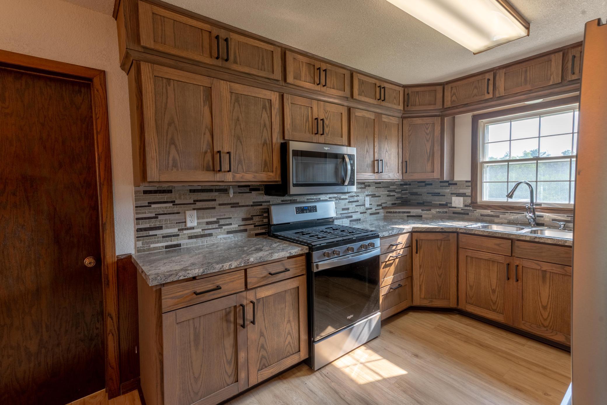 1970 single family home for sale at 17409 Highland Drive in Detroit Lakes, MN — 3 bed, 3 bath (photo 12 of 32)