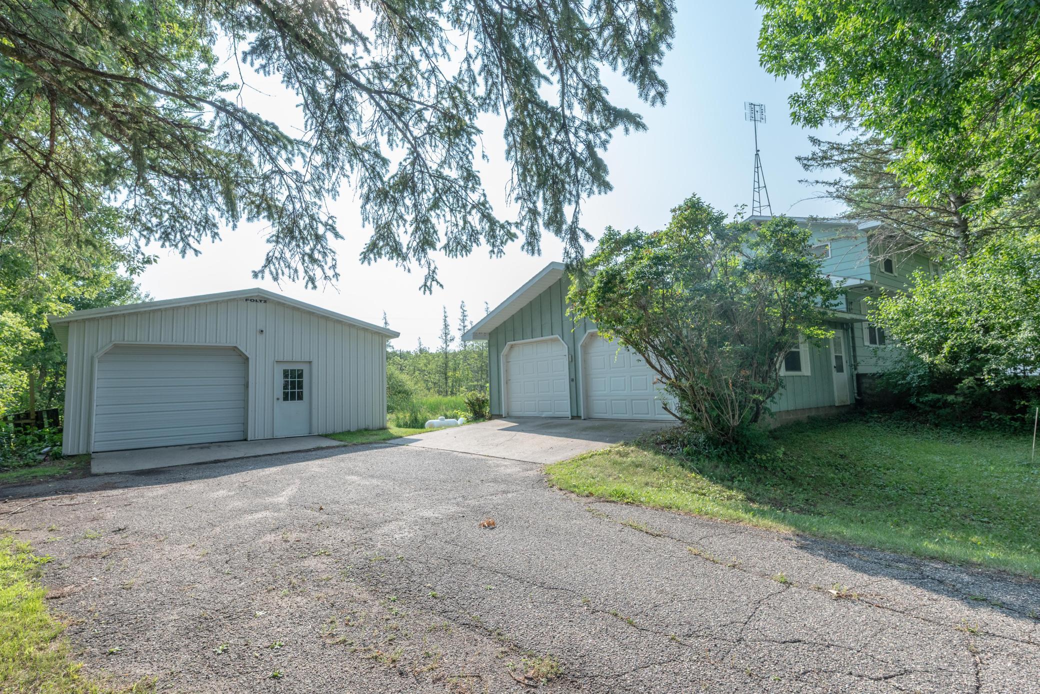 1970 single family home for sale at 17409 Highland Drive in Detroit Lakes, MN — 3 bed, 3 bath (photo 3 of 32)