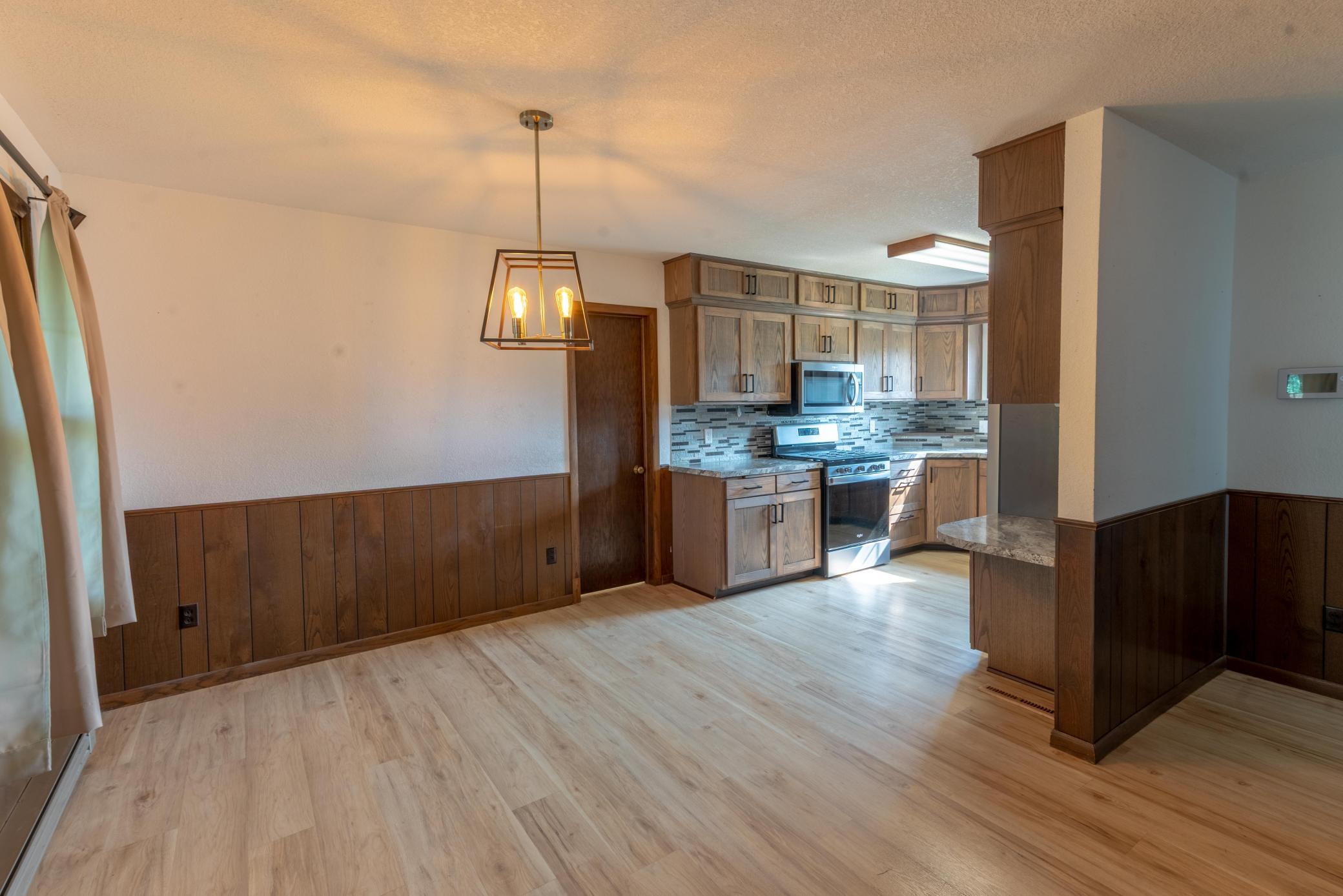 1970 single family home for sale at 17409 Highland Drive in Detroit Lakes, MN — 3 bed, 3 bath (photo 10 of 32)