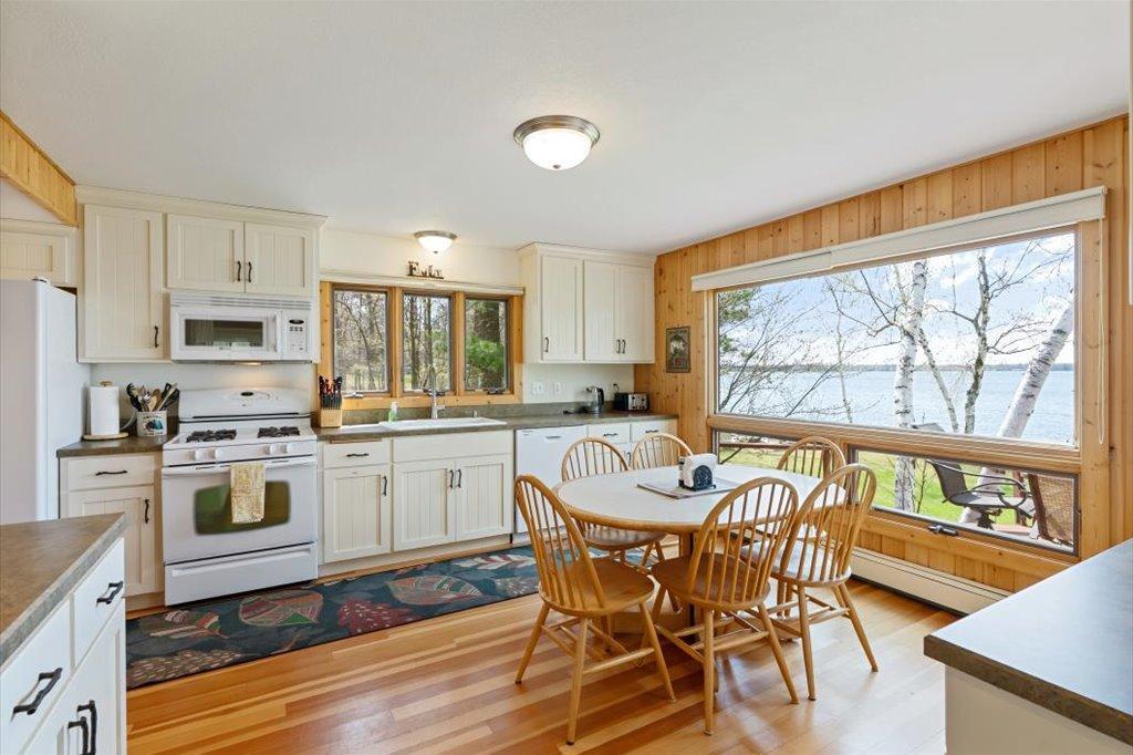 1950 single family home for sale at 43701 245th Lane in Aitkin, MN — 3 bed, 3 bath (photo 9 of 35)