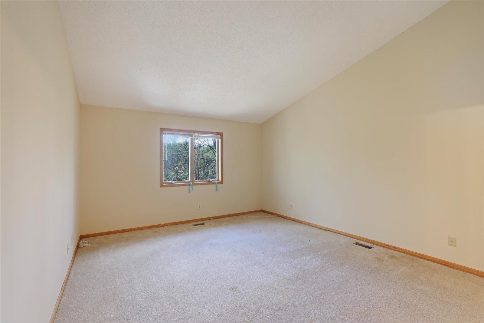 1996 single family home for sale at 127 Eagle Drive in Coleraine, MN — 3 bed, 2 bath (photo 14 of 26)