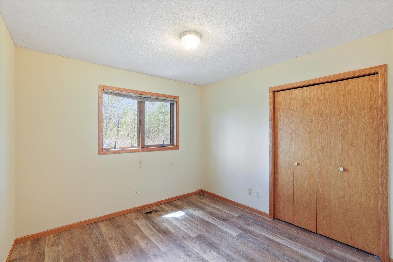 1996 single family home for sale at 127 Eagle Drive in Coleraine, MN — 3 bed, 2 bath (photo 17 of 26)