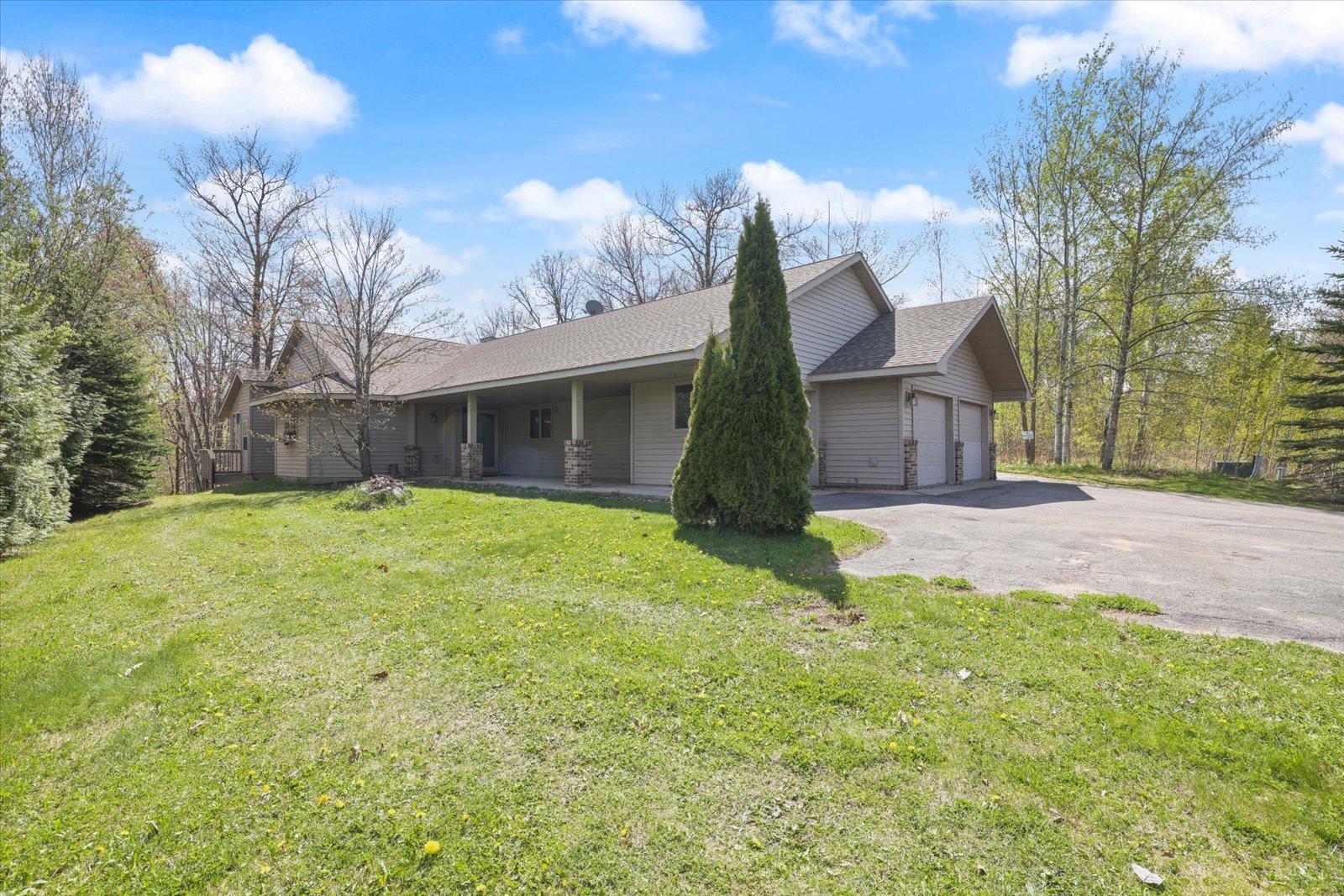 1996 single family home for sale at 127 Eagle Drive in Coleraine, MN — 3 bed, 2 bath (photo 25 of 26)