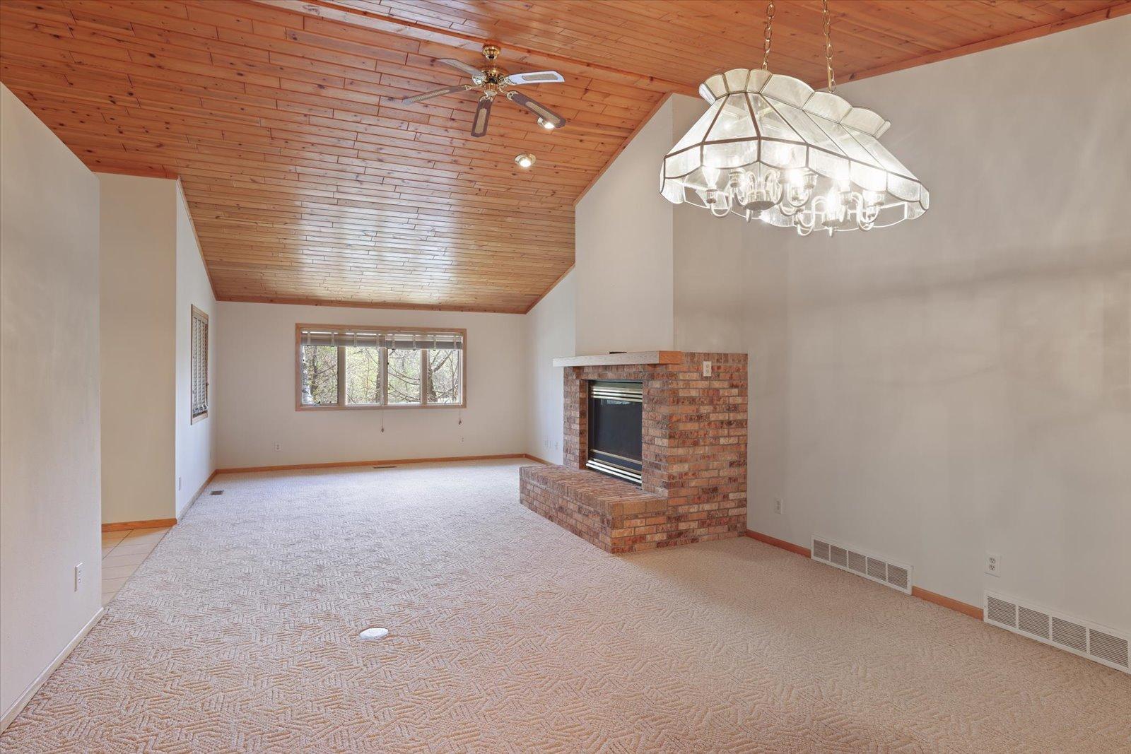 1996 single family home for sale at 127 Eagle Drive in Coleraine, MN — 3 bed, 2 bath (photo 9 of 26)