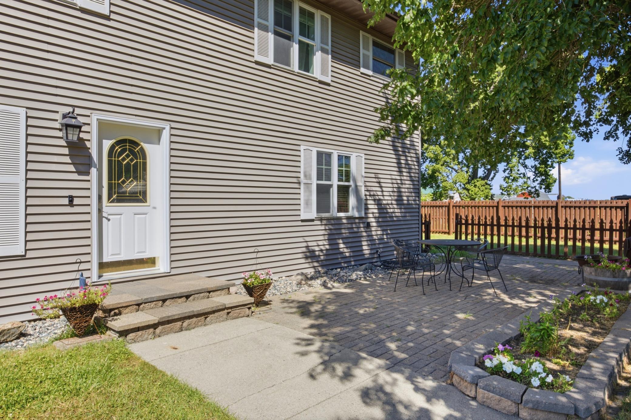 1982 single family home for sale at 115 Lund Avenue S in Glyndon, MN — 4 bed, 2 bath (photo 3 of 35)