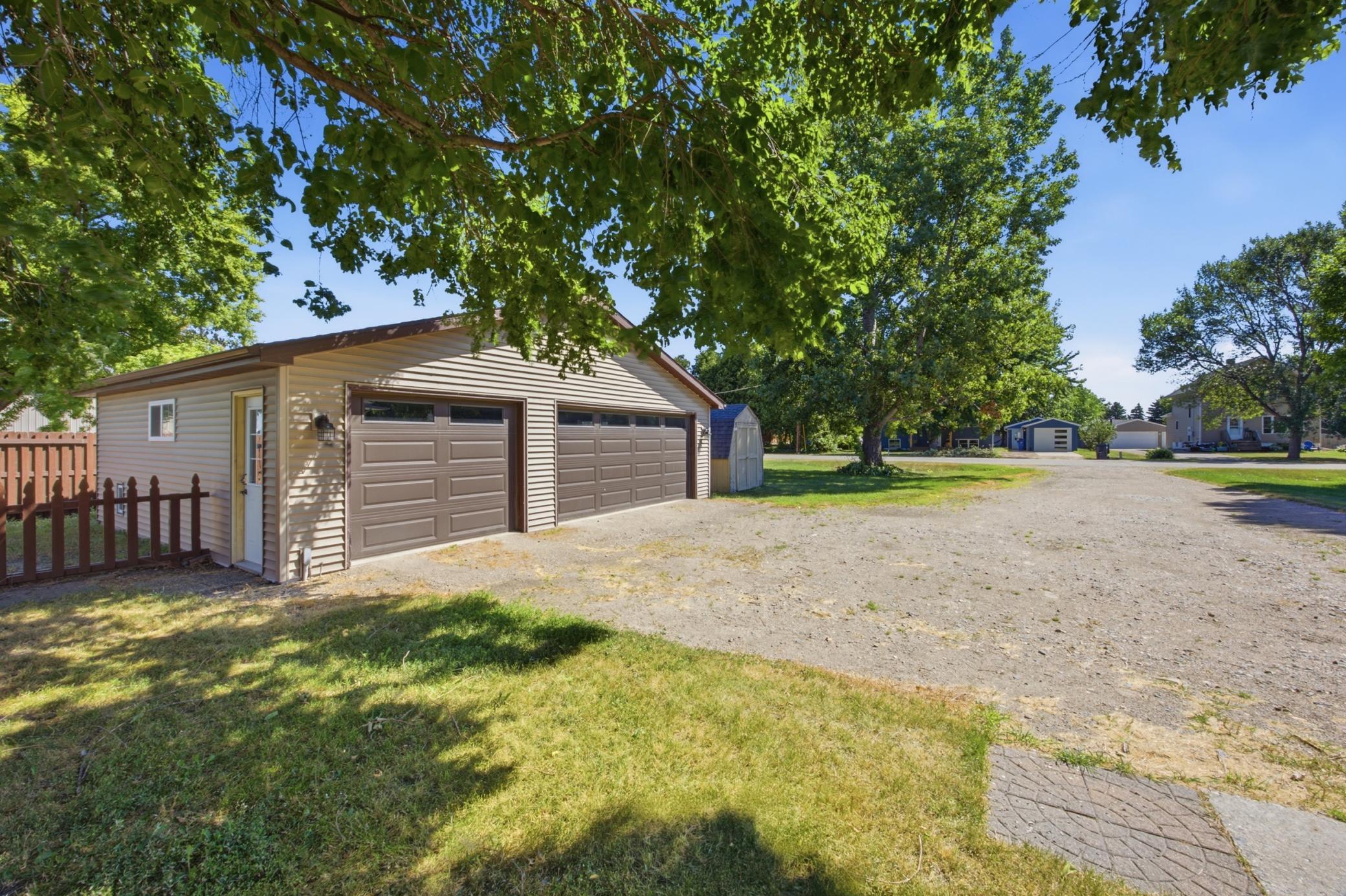 1982 single family home for sale at 115 Lund Avenue S in Glyndon, MN — 4 bed, 2 bath (photo 30 of 35)
