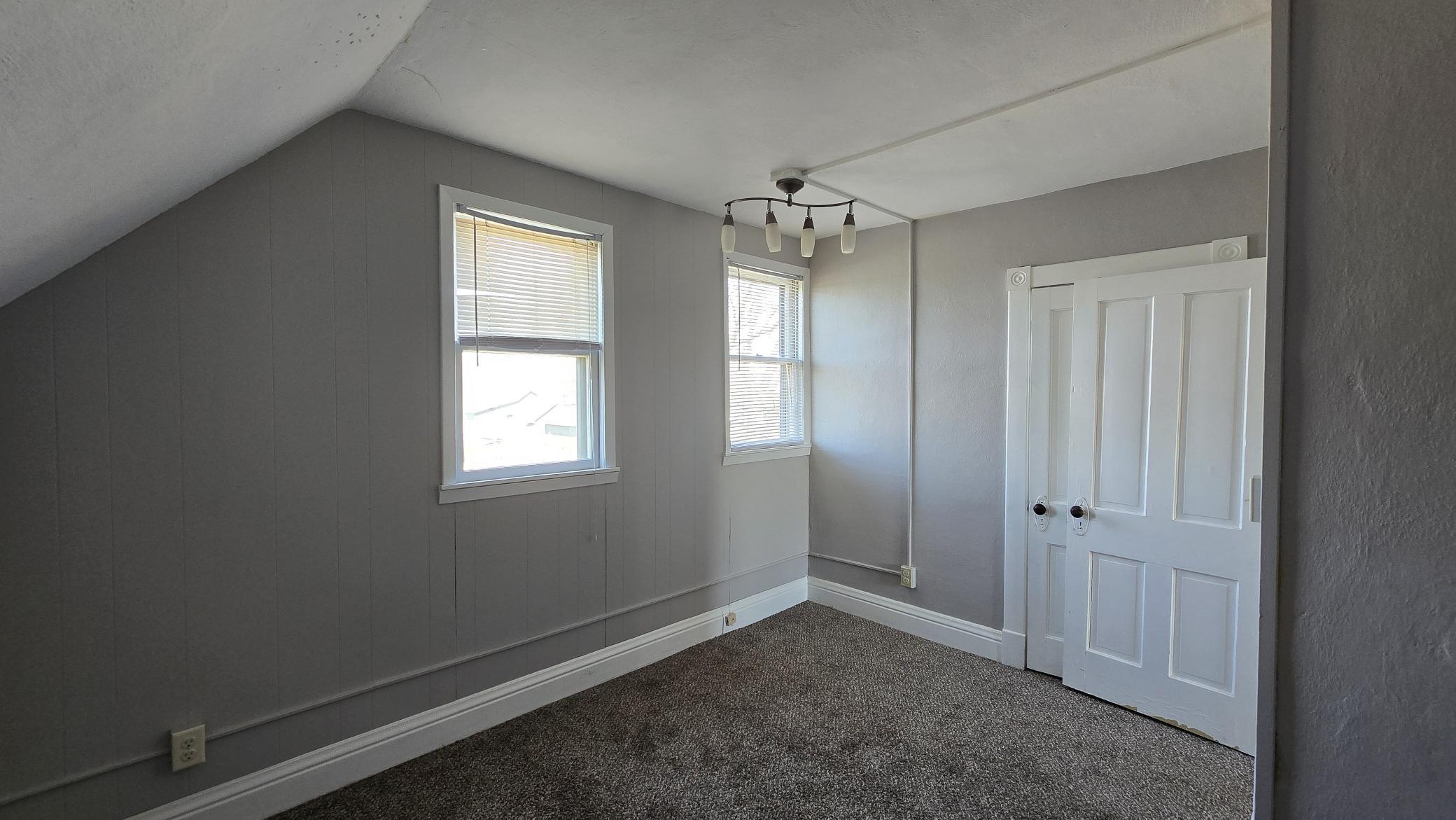 1910 single family home for sale at 913 Mississippi Avenue NW in Bemidji, MN — 4 bed, 1 bath (photo 15 of 22)