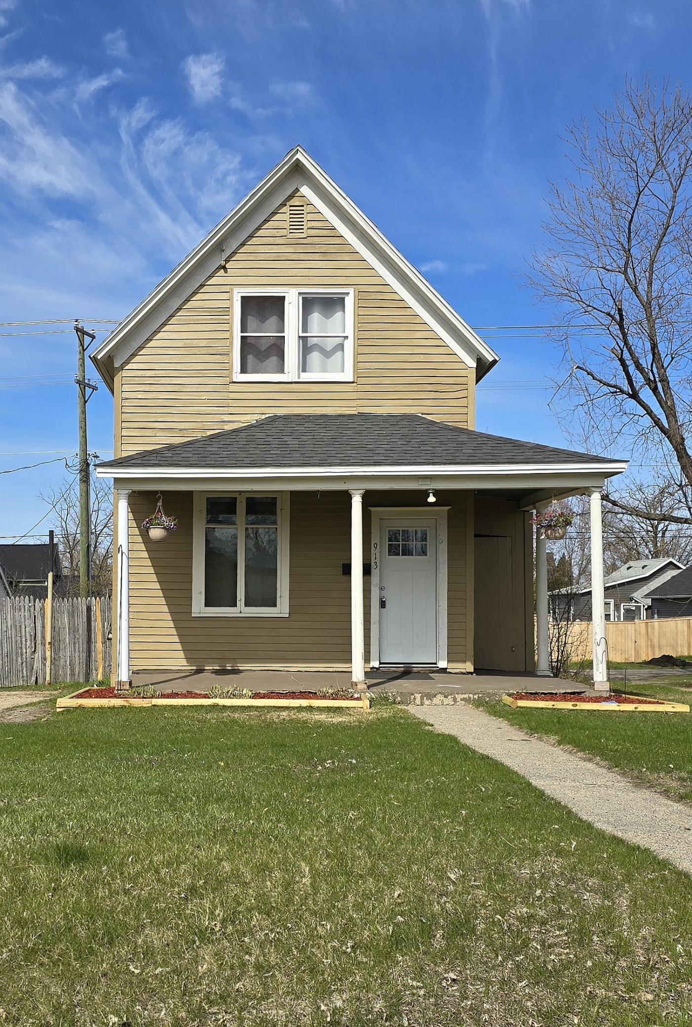 1910 single family home for sale at 913 Mississippi Avenue NW in Bemidji, MN — 4 bed, 1 bath (photo 22 of 22)