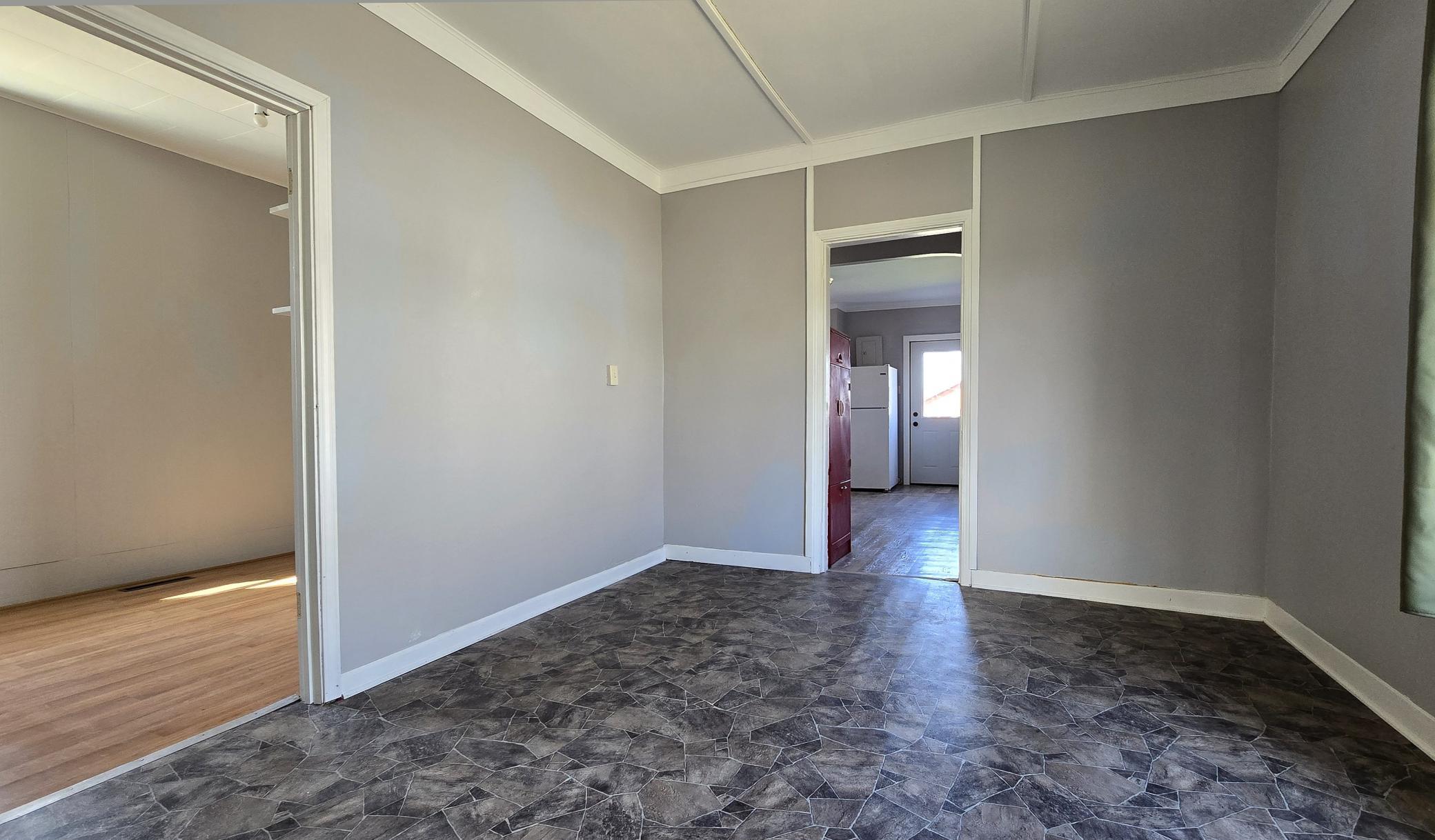 1910 single family home for sale at 913 Mississippi Avenue NW in Bemidji, MN — 4 bed, 1 bath (photo 7 of 22)