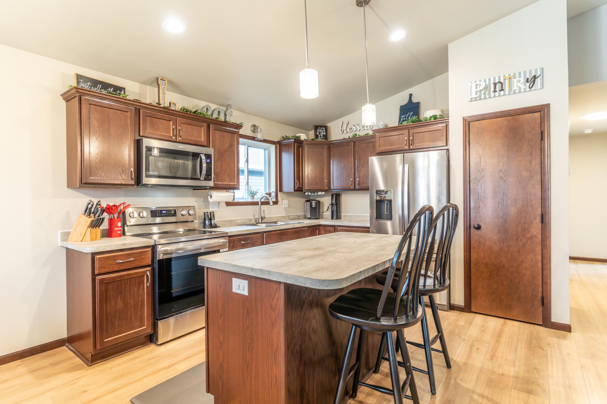 6762 69th Avenue S, Horace ND 58047 - Photo 8 of 56