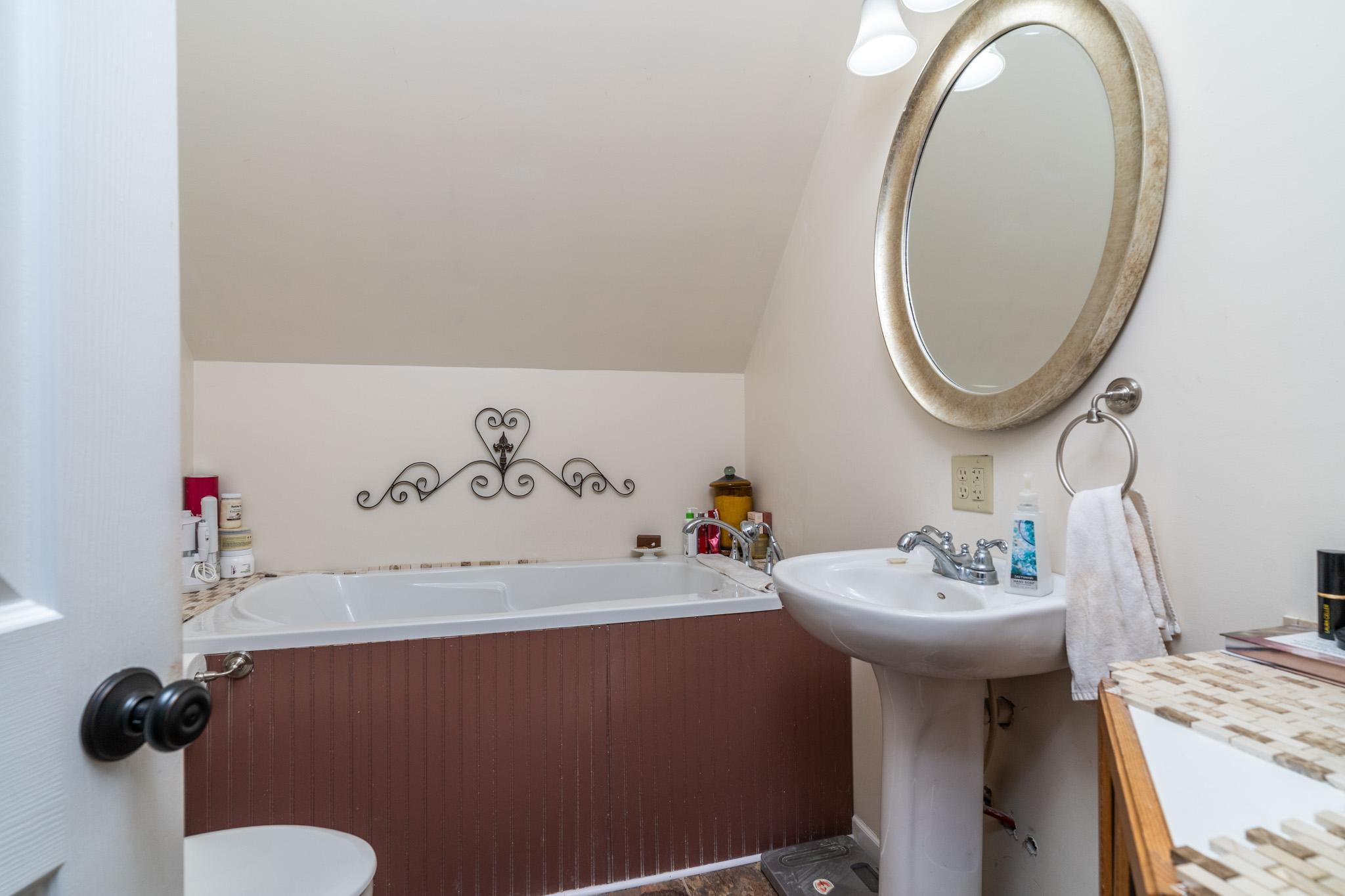 1900 single family home for sale at 22736 370th Ave. SE (CR 41) SE in Erskine, MN — 4 bed, 2 bath (photo 21 of 28)