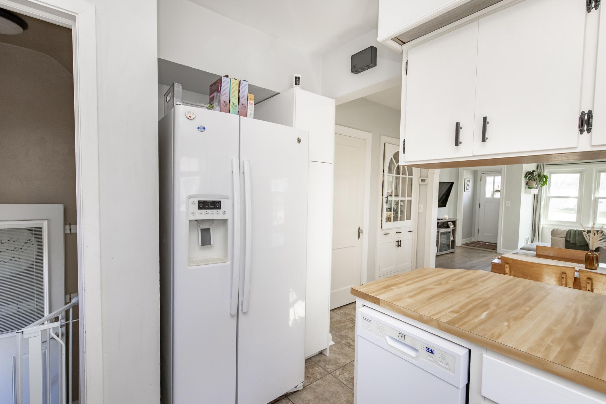 1937 single family home for sale at 1525 4th Avenue S in Fargo, ND — 4 bed, 2 bath (photo 17 of 53)